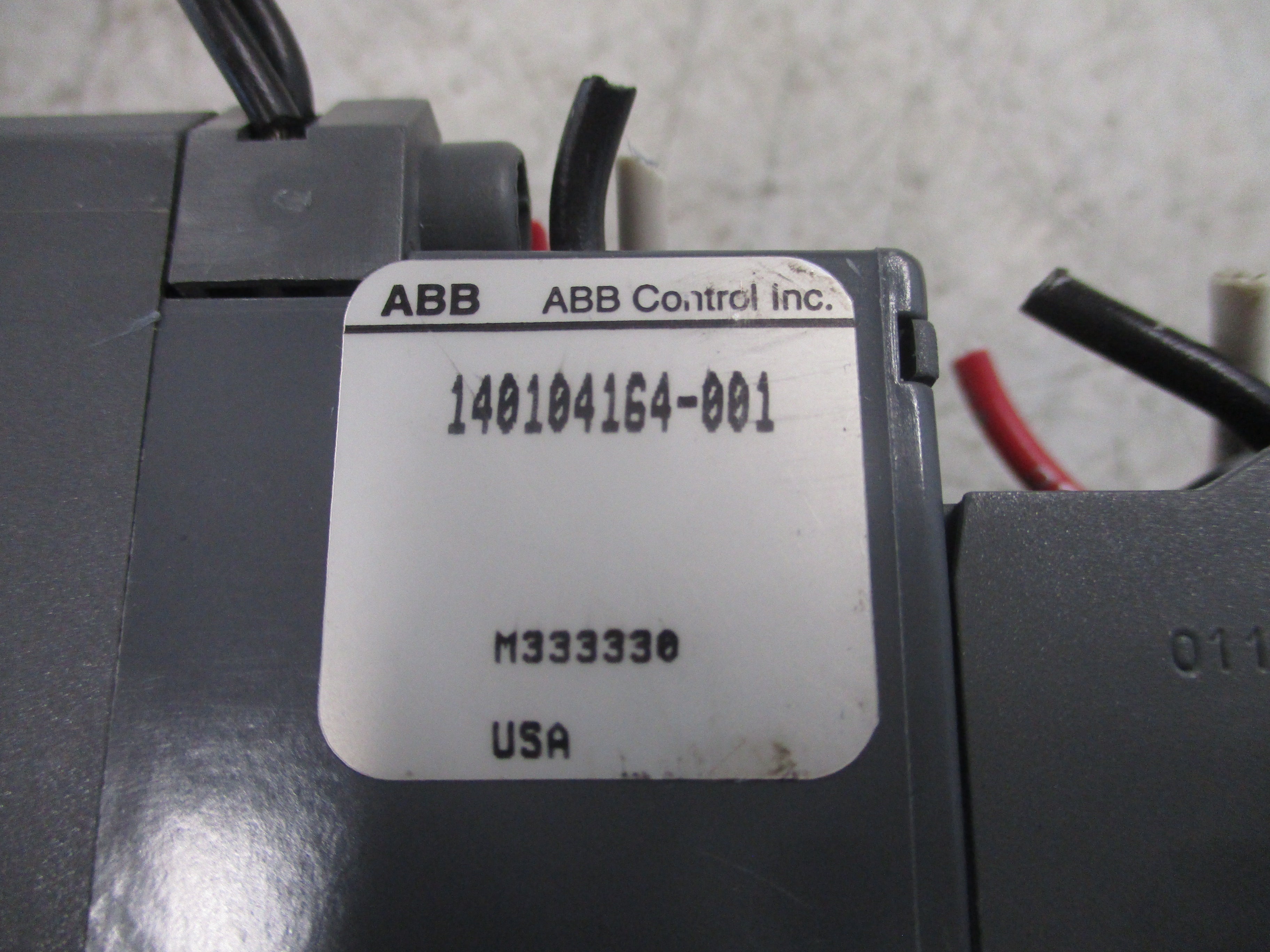 ABB Control Relay 140104164-001 24VDC Coil Used