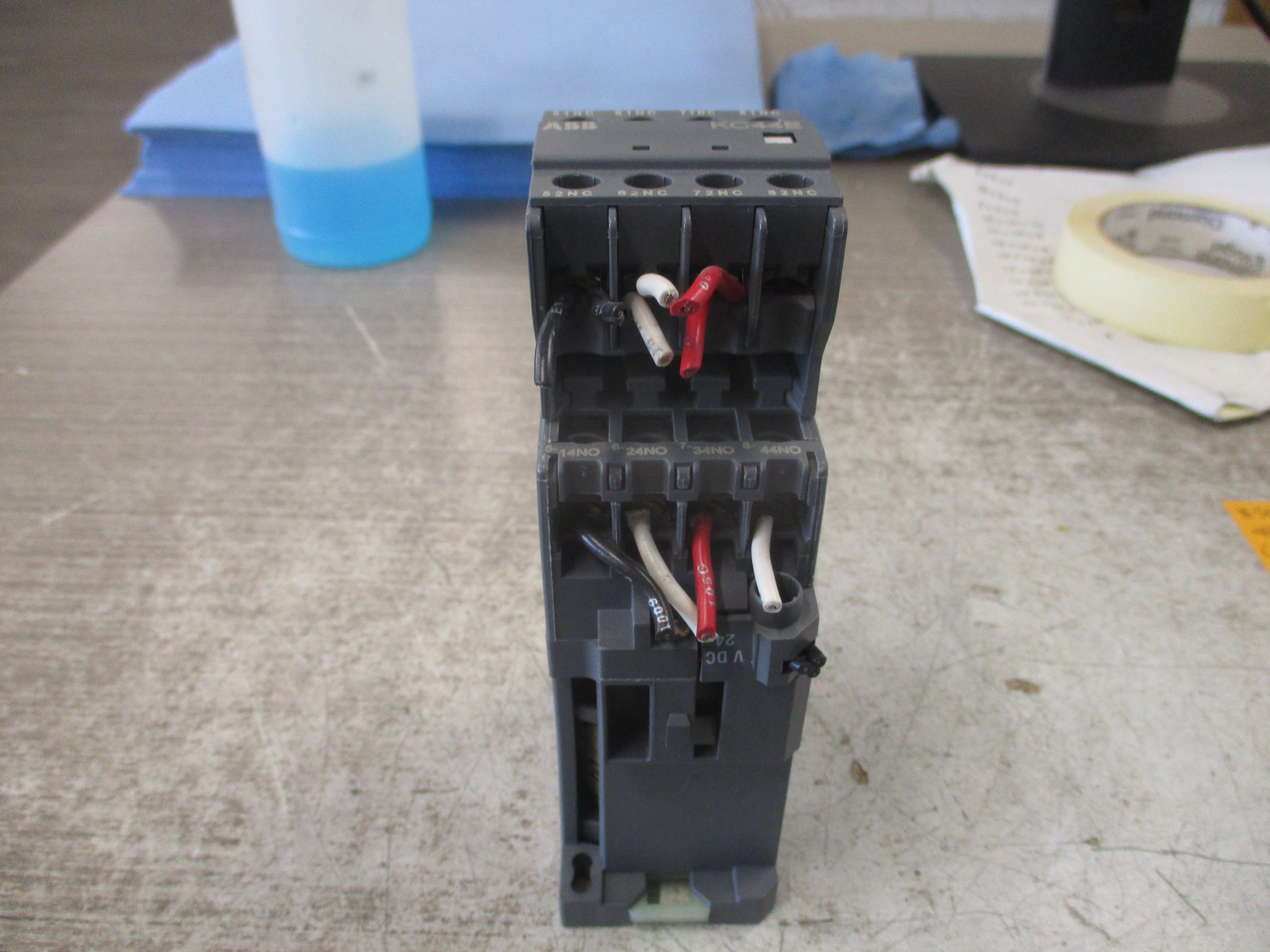 ABB Control Relay 140104164-001 24VDC Coil Used