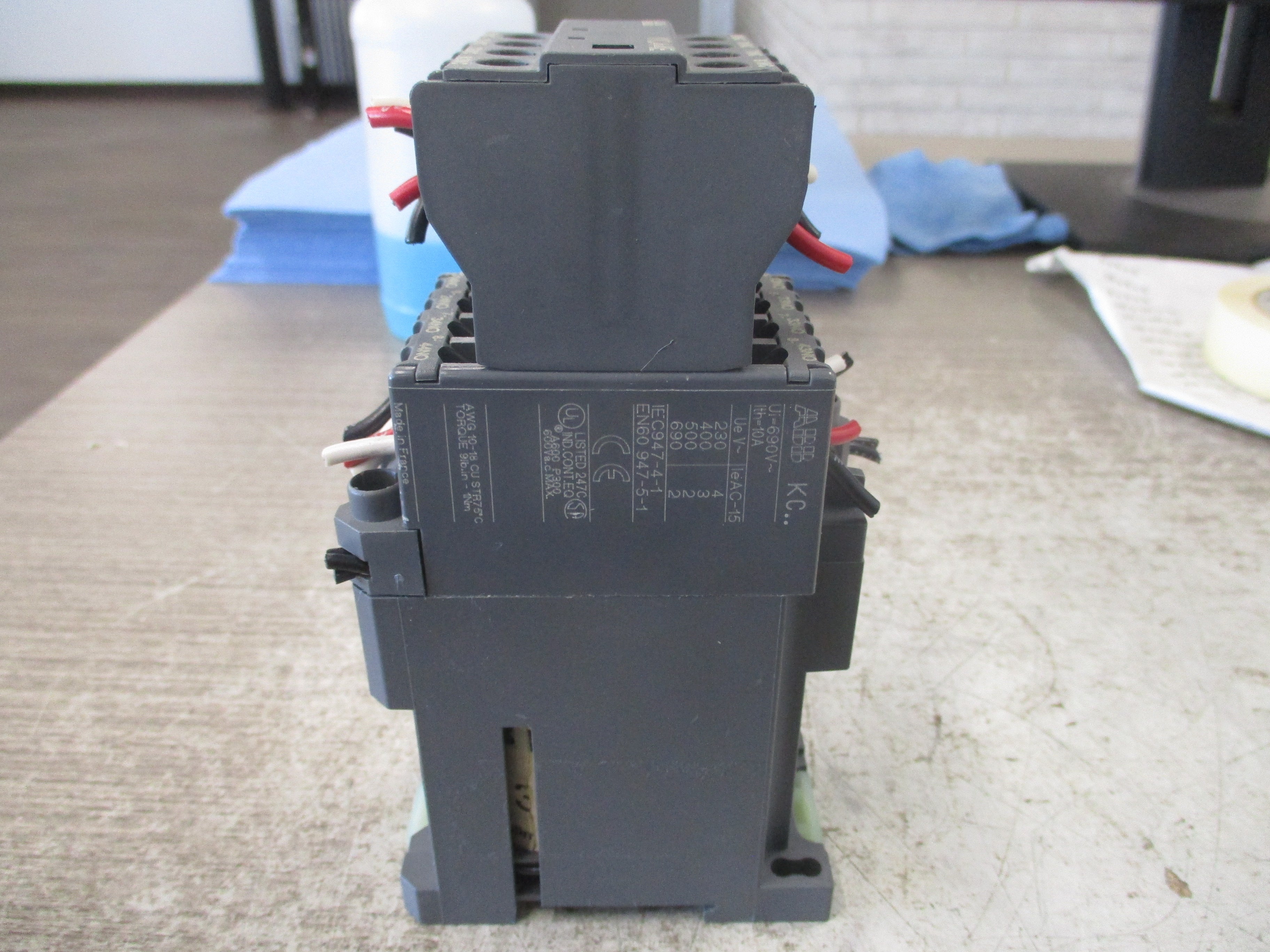 ABB Control Relay 140104164-001 24VDC Coil Used