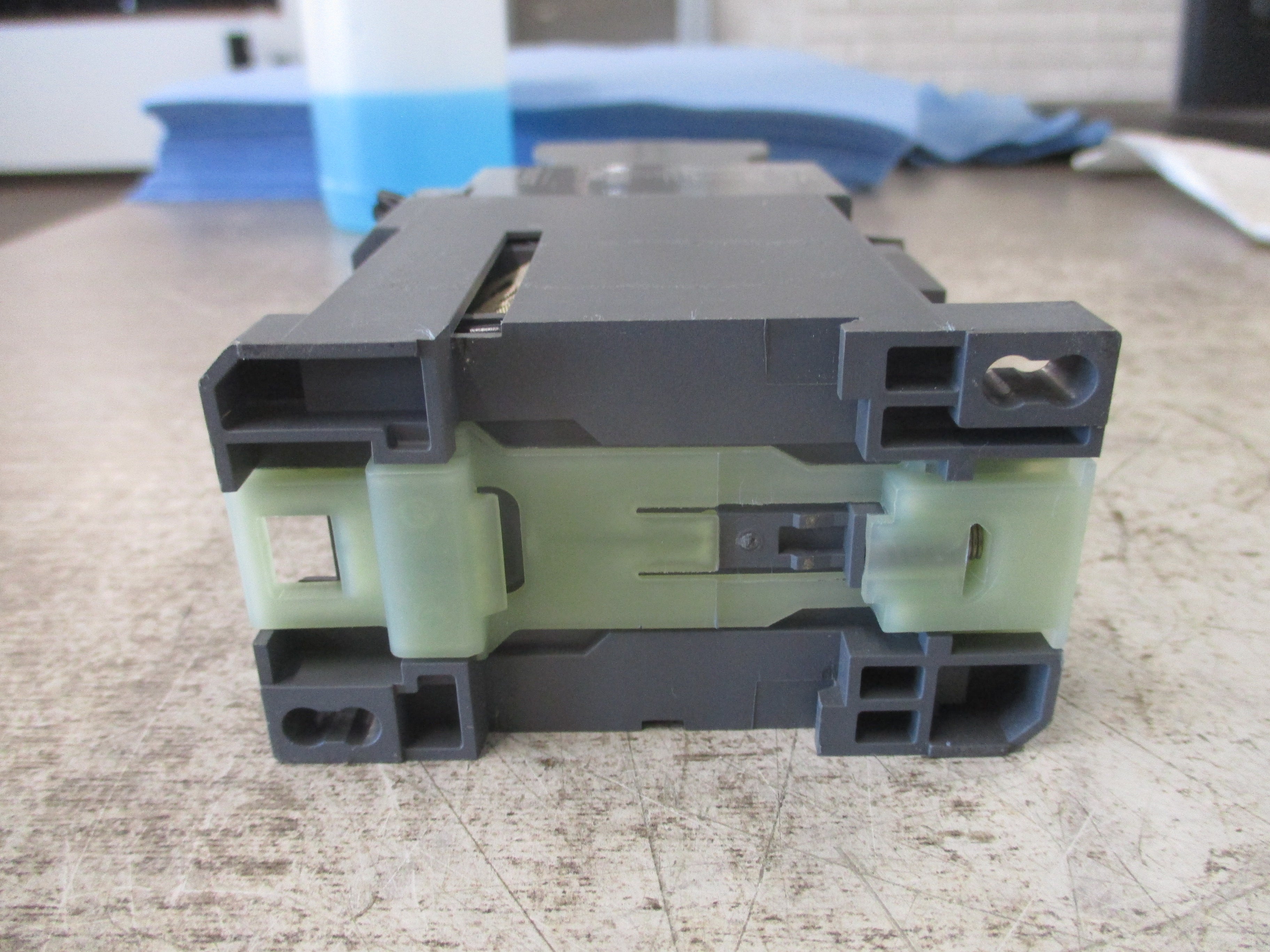 ABB Control Relay 140104164-001 24VDC Coil Used