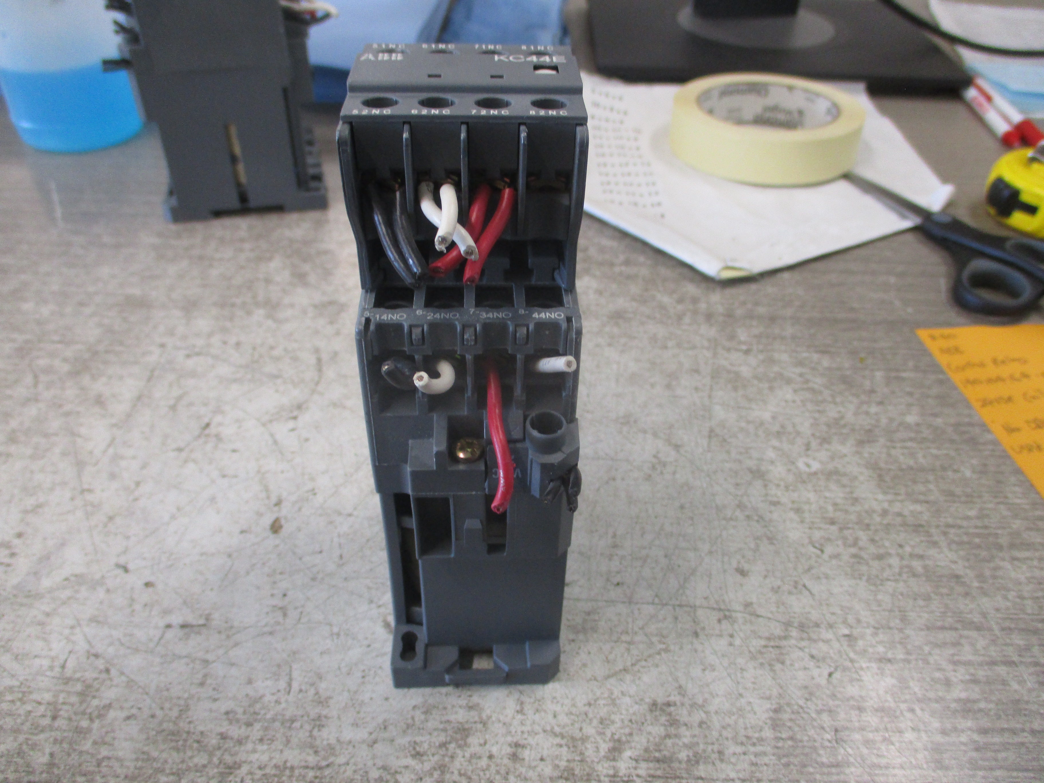 ABB Control Relay 140104164-001 24VDC Coil *No DIN-Rail Mount* Used