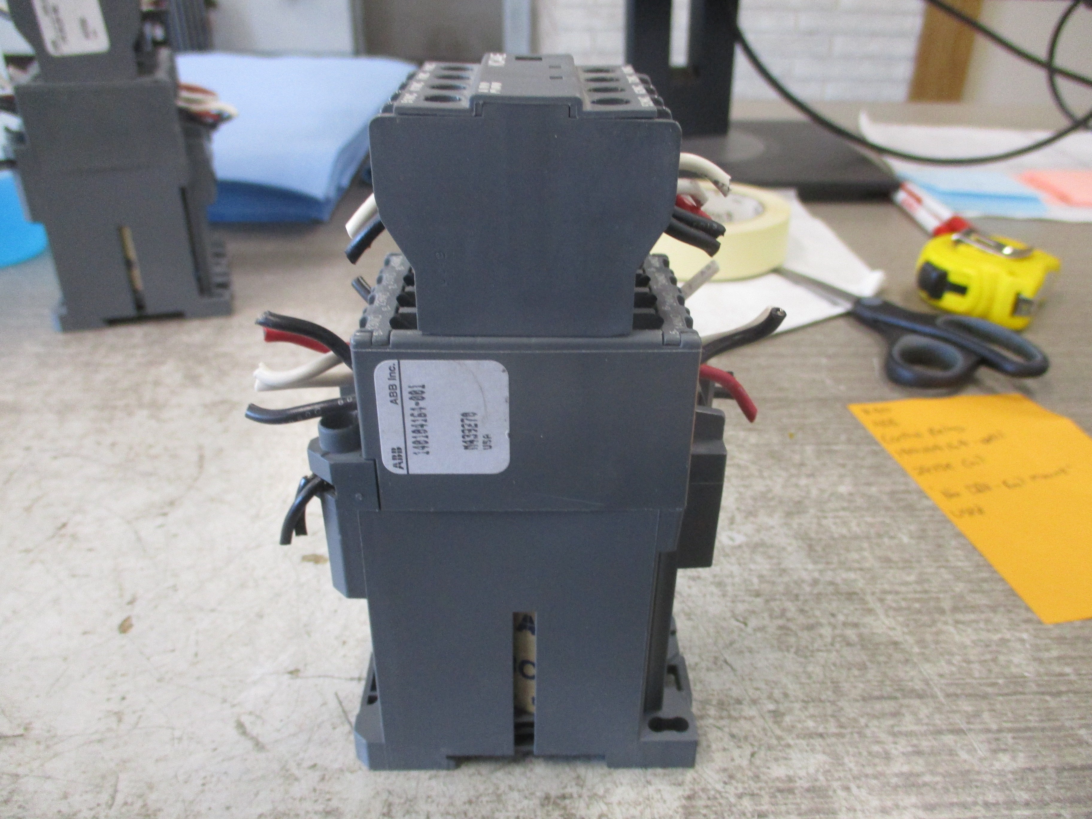 ABB Control Relay 140104164-001 24VDC Coil *No DIN-Rail Mount* Used