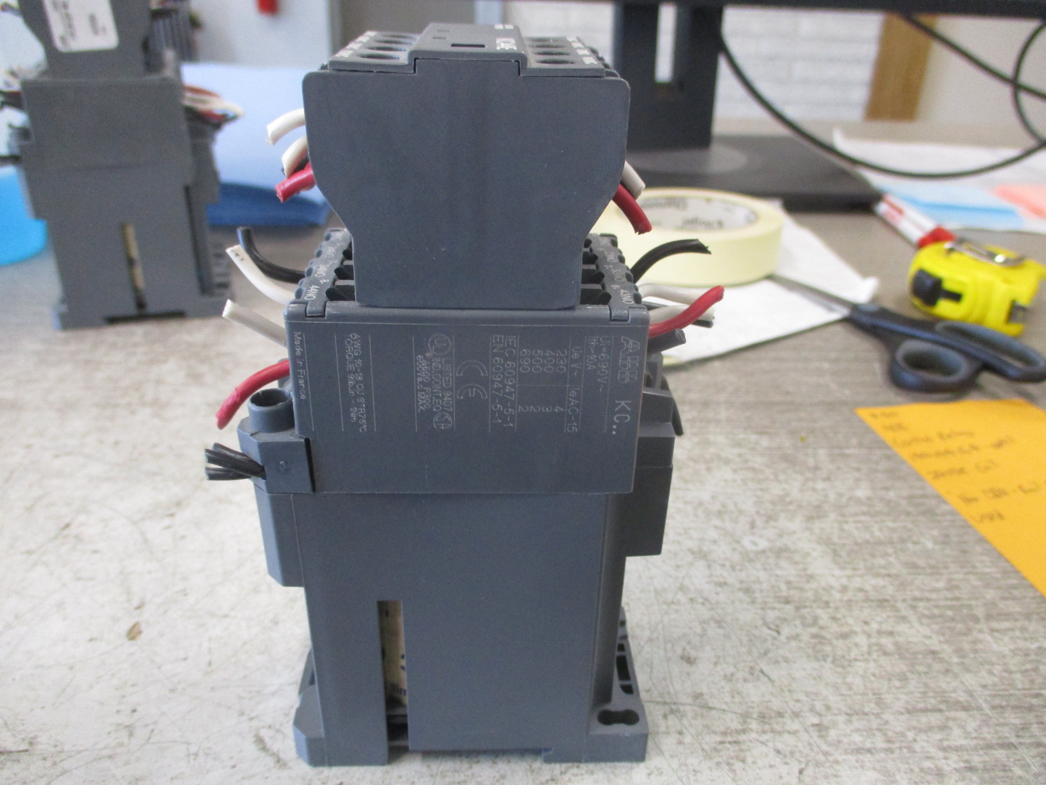 ABB Control Relay 140104164-001 24VDC Coil *No DIN-Rail Mount* Used