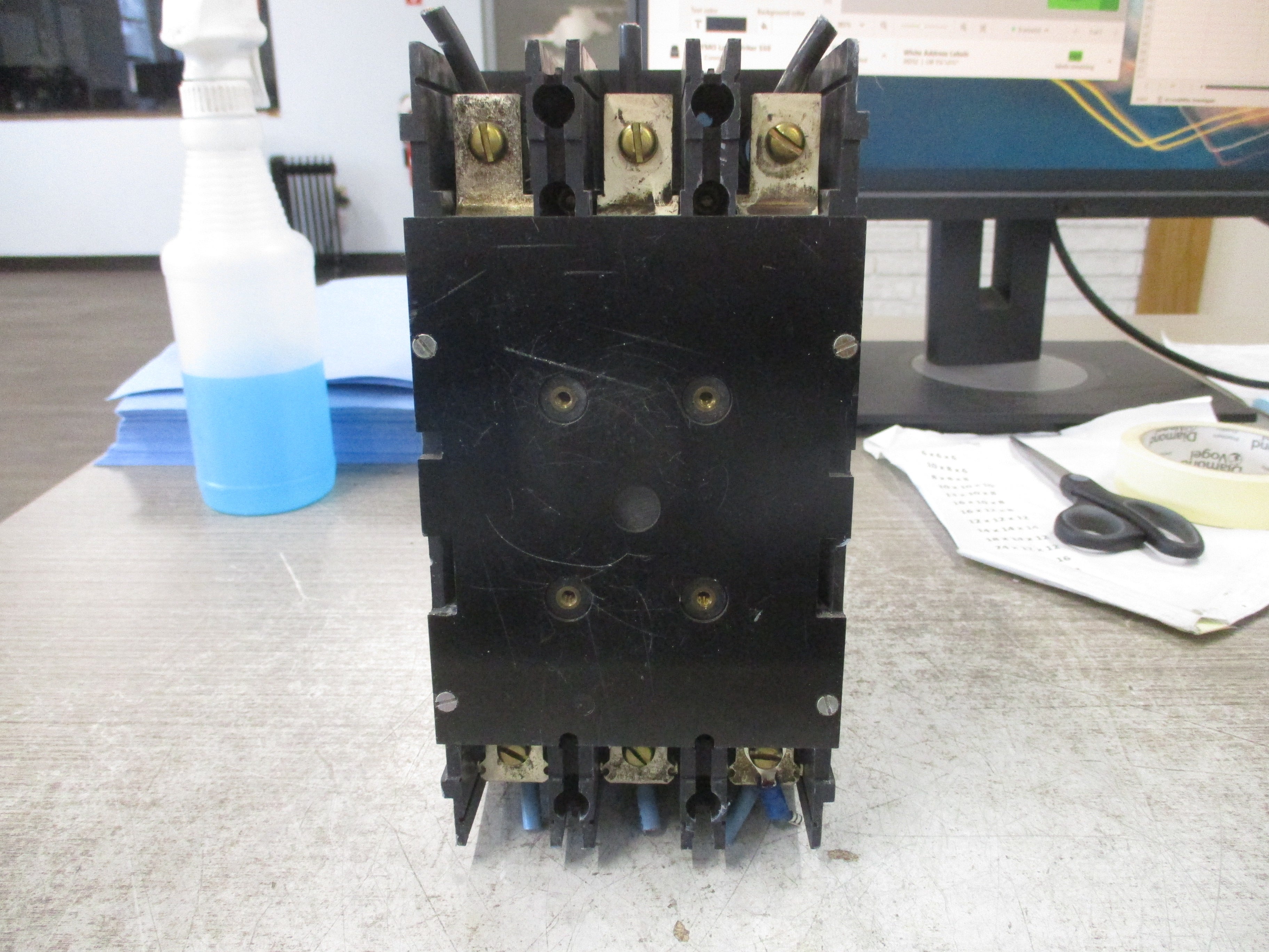 ABB Type ES Circuit Breaker UXAB 727131 R 111 40A 240/480V 3P Used