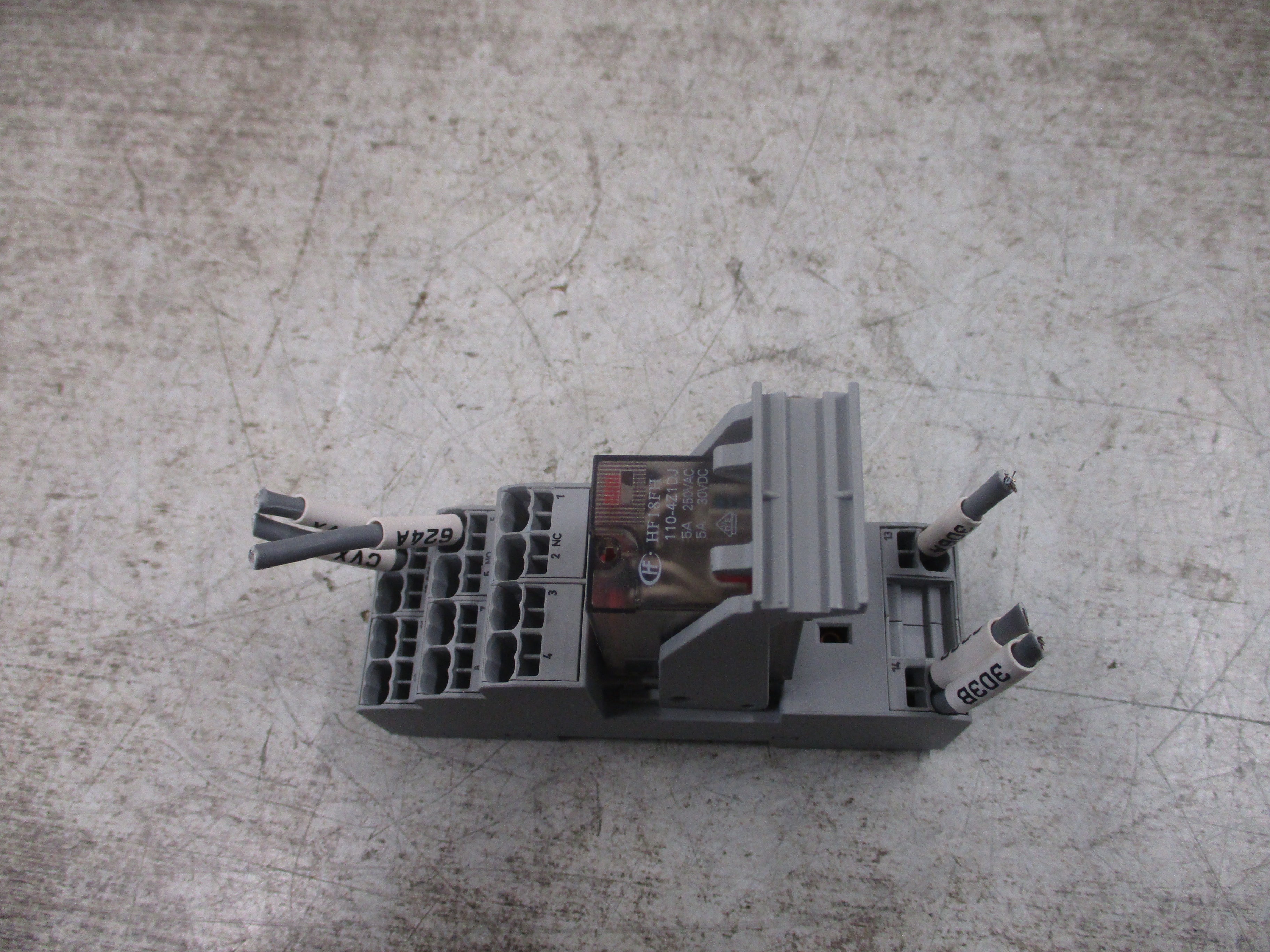 Hongfa Relay HF18FH-110-4Z1DJ 110VDC Coil W/Base Used