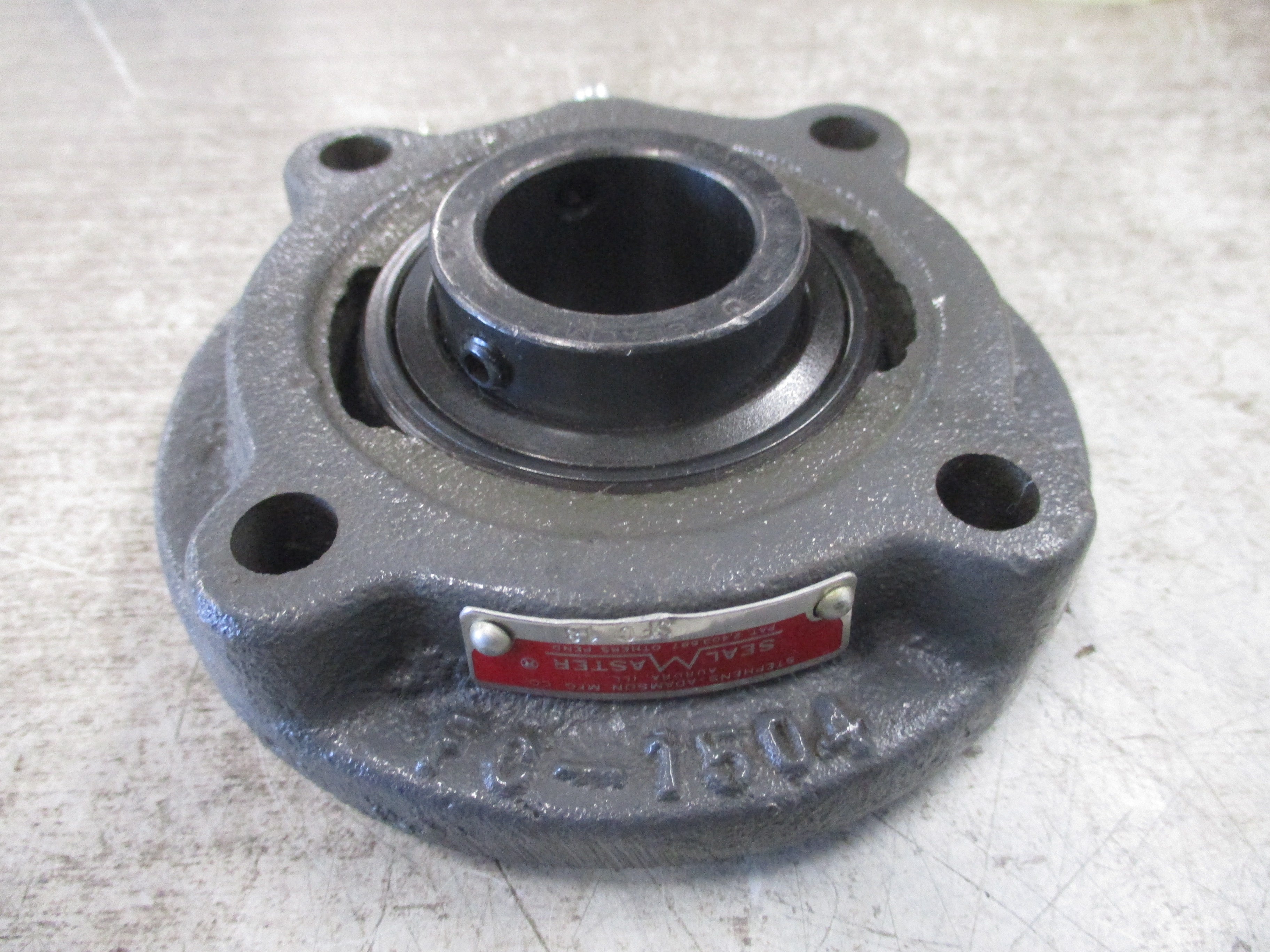SealMaster Flange Bearing SFC 18 Used