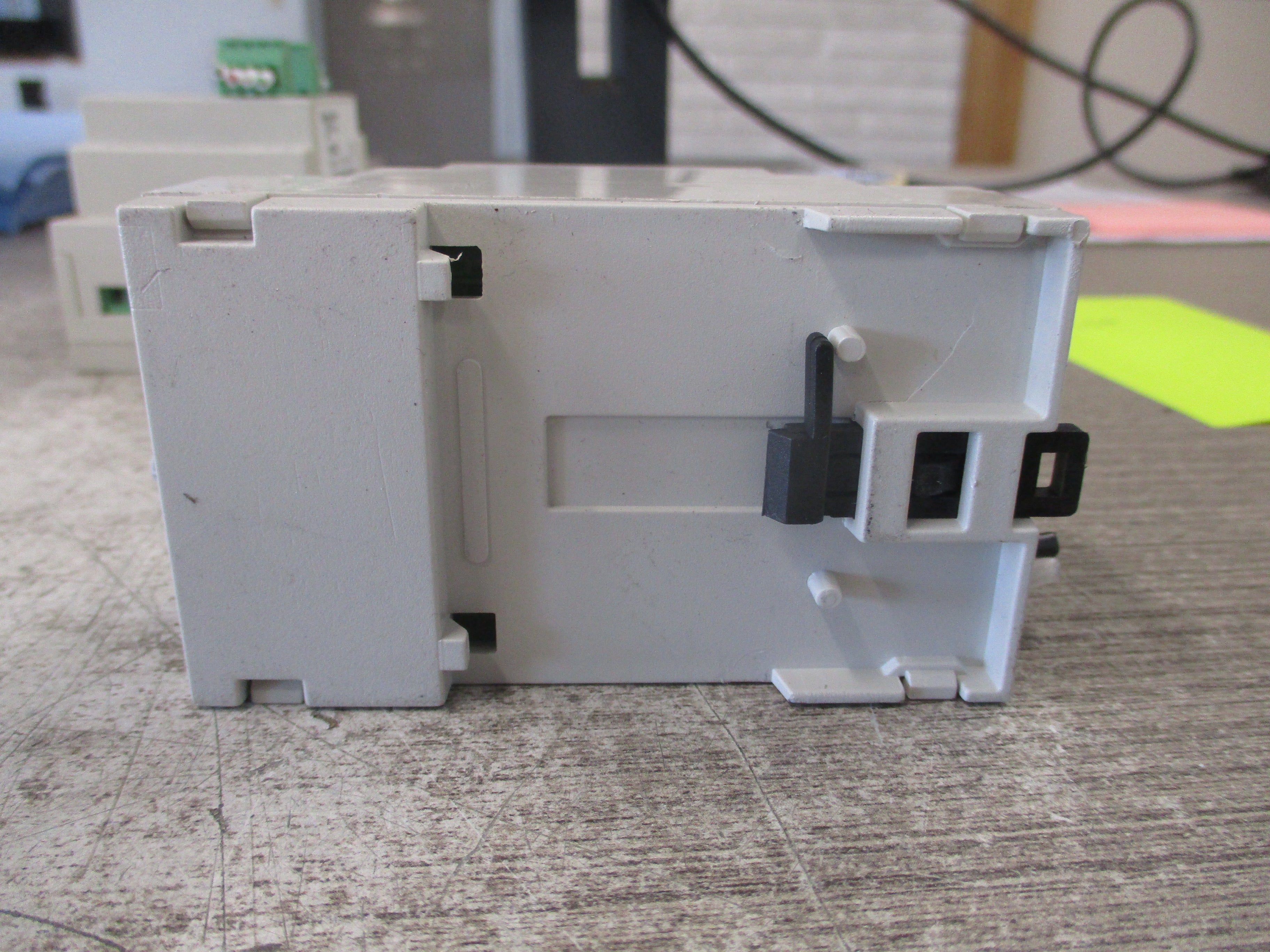 Square D CCM Modbus Module S48377 *Broken DIN-Rail* Used