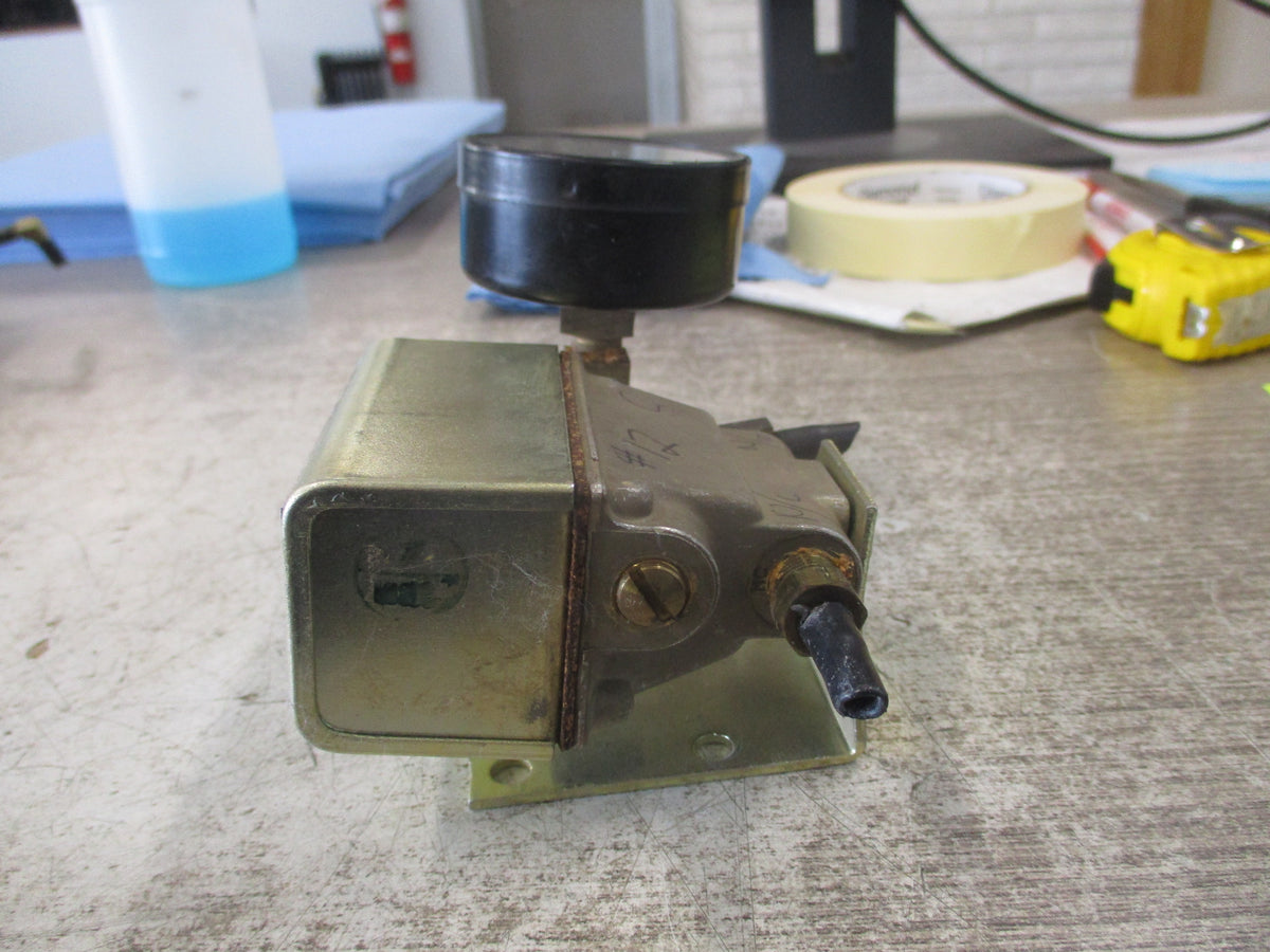 Penn Controls Air Shut-Off Valve V11HGA-100 24V 50/60Hz 6W 30 PSI Used