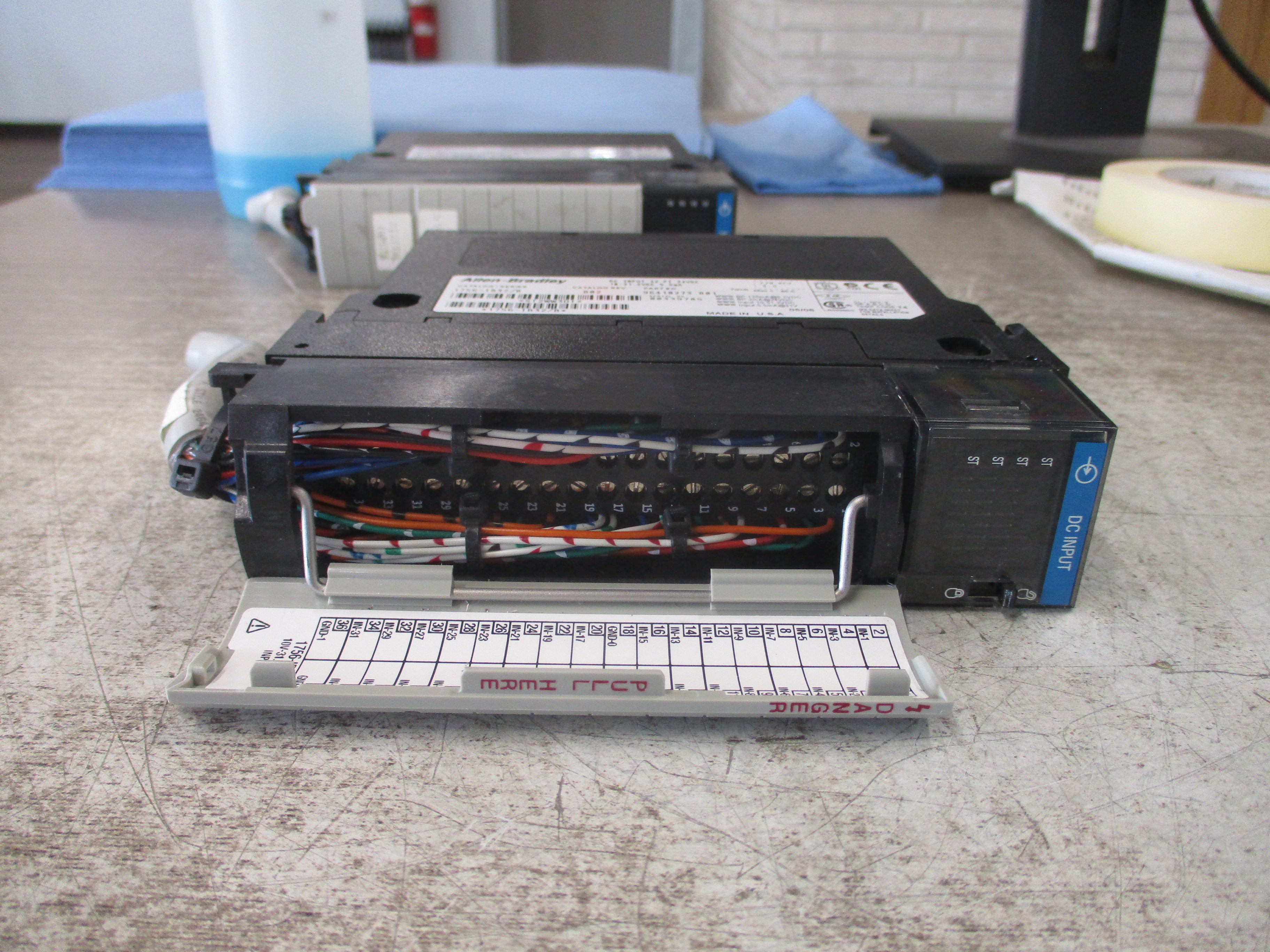 Allen-Bradley DC Output Module 1756-IB32/B Rev.: B02 32-PT 10-31.2VDC 5.5mA
