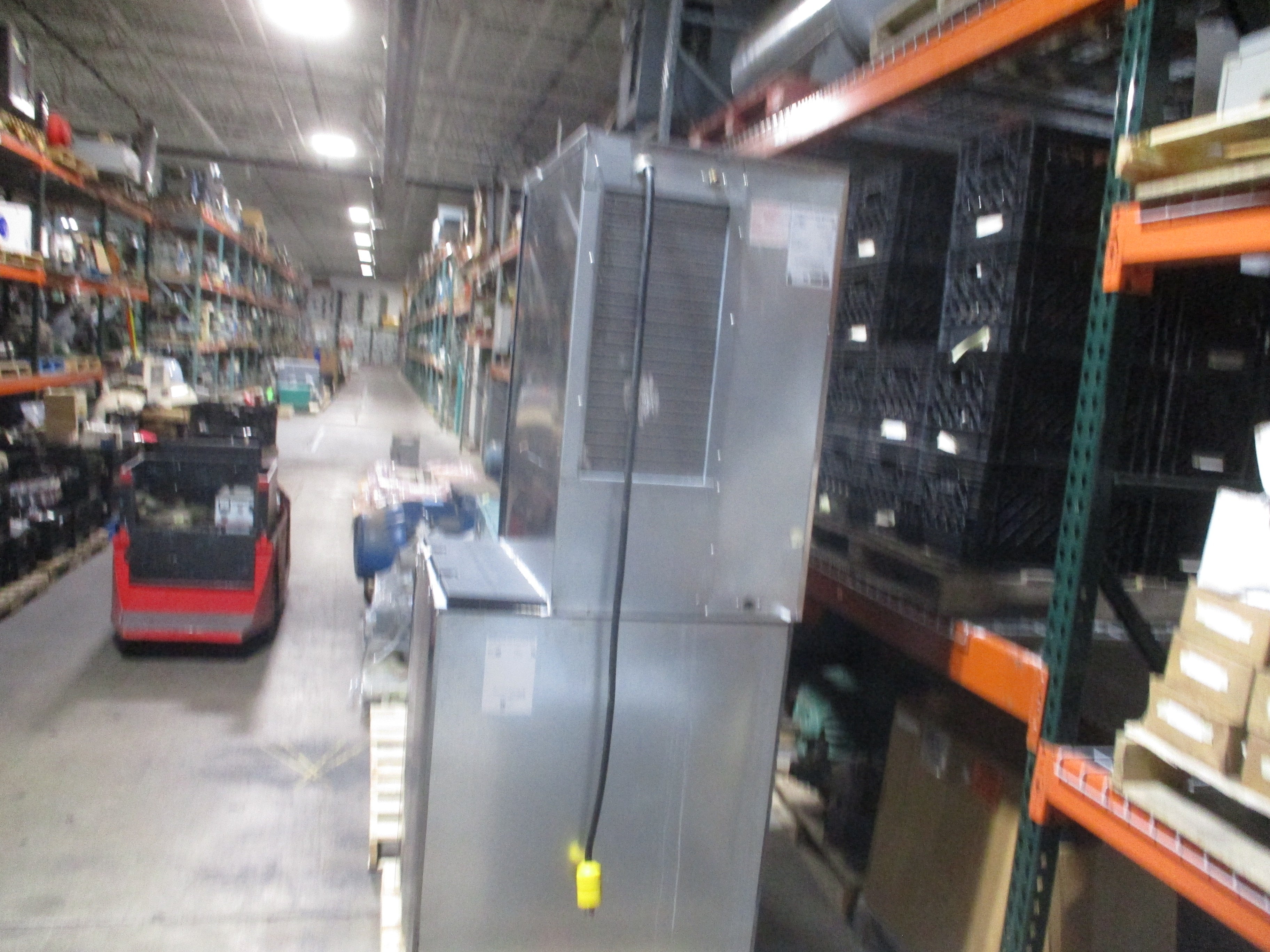 Hoshizaki Ice Maker W/Storage Bin KM-650MAH Supply: 208-230V 60Hz 1Ph