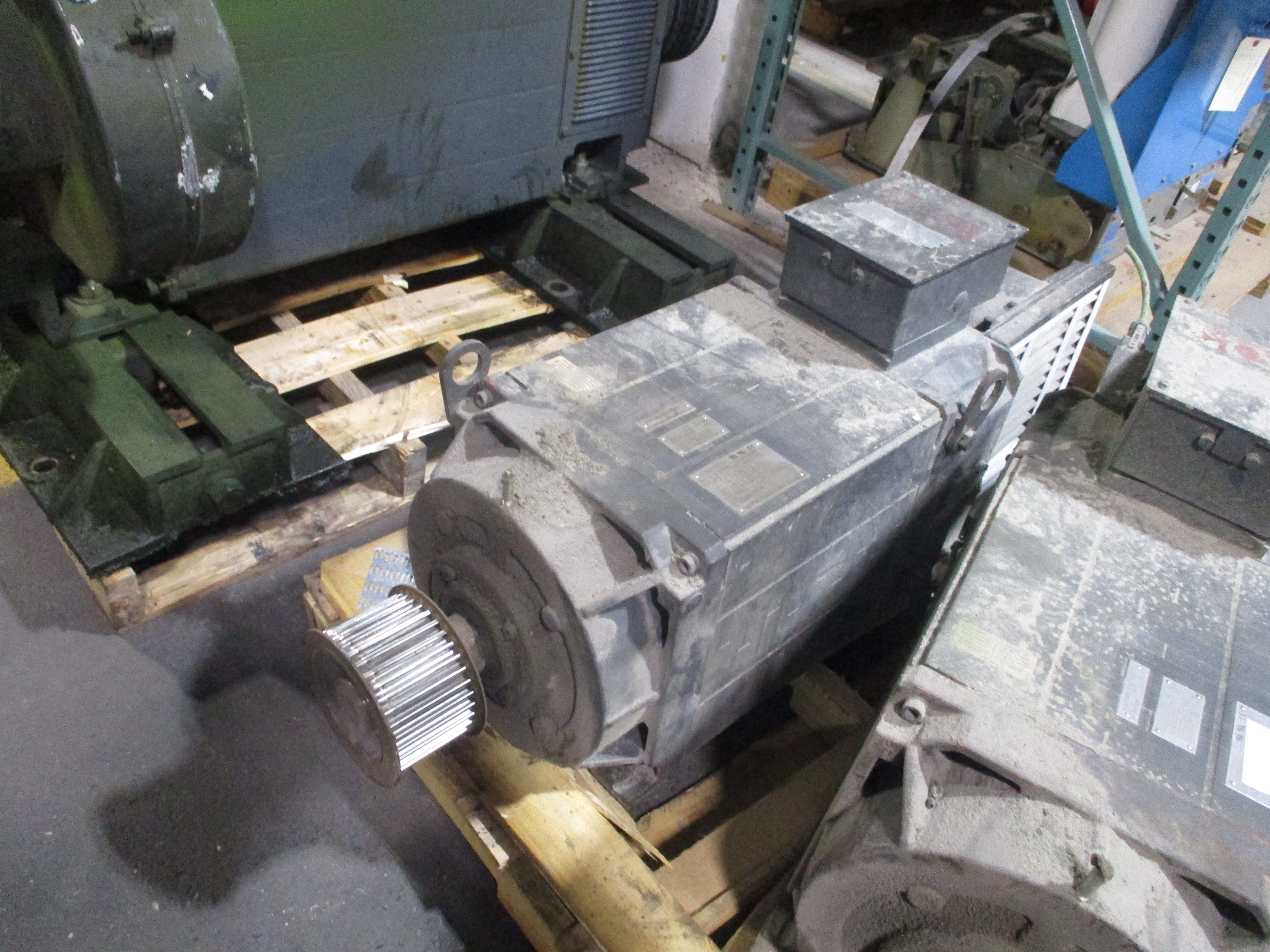 Siemens Motor 1PH7 186-2QD200FB3-Z 460V 114A 67KW 46Hz 1800RPM Approx. 90HP Used