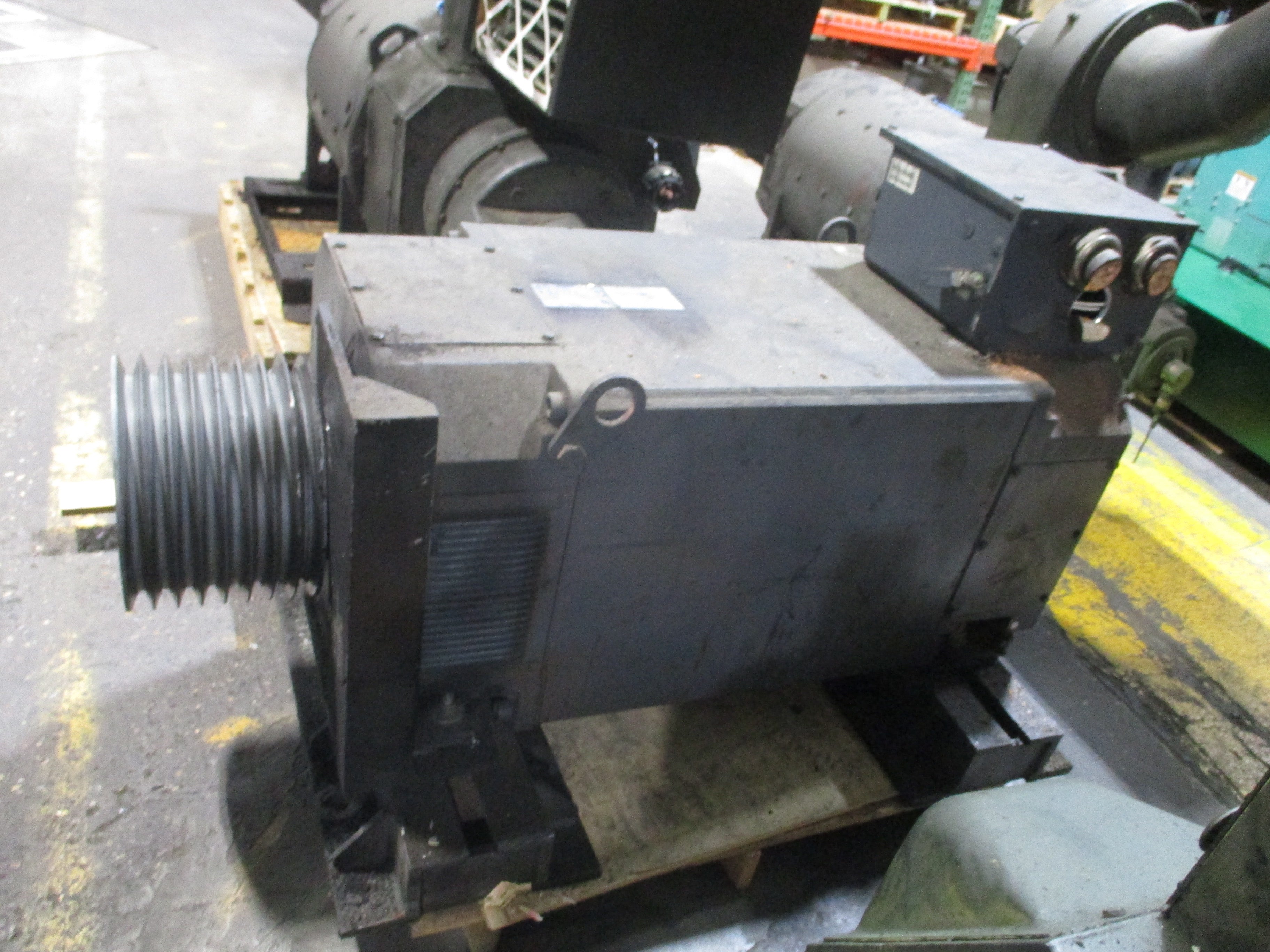 Siemens 1PH8288-1FF10-1BW1-Z 400V 580A 340KW 58.7Hz 1800RPM Approx. 450HP Used