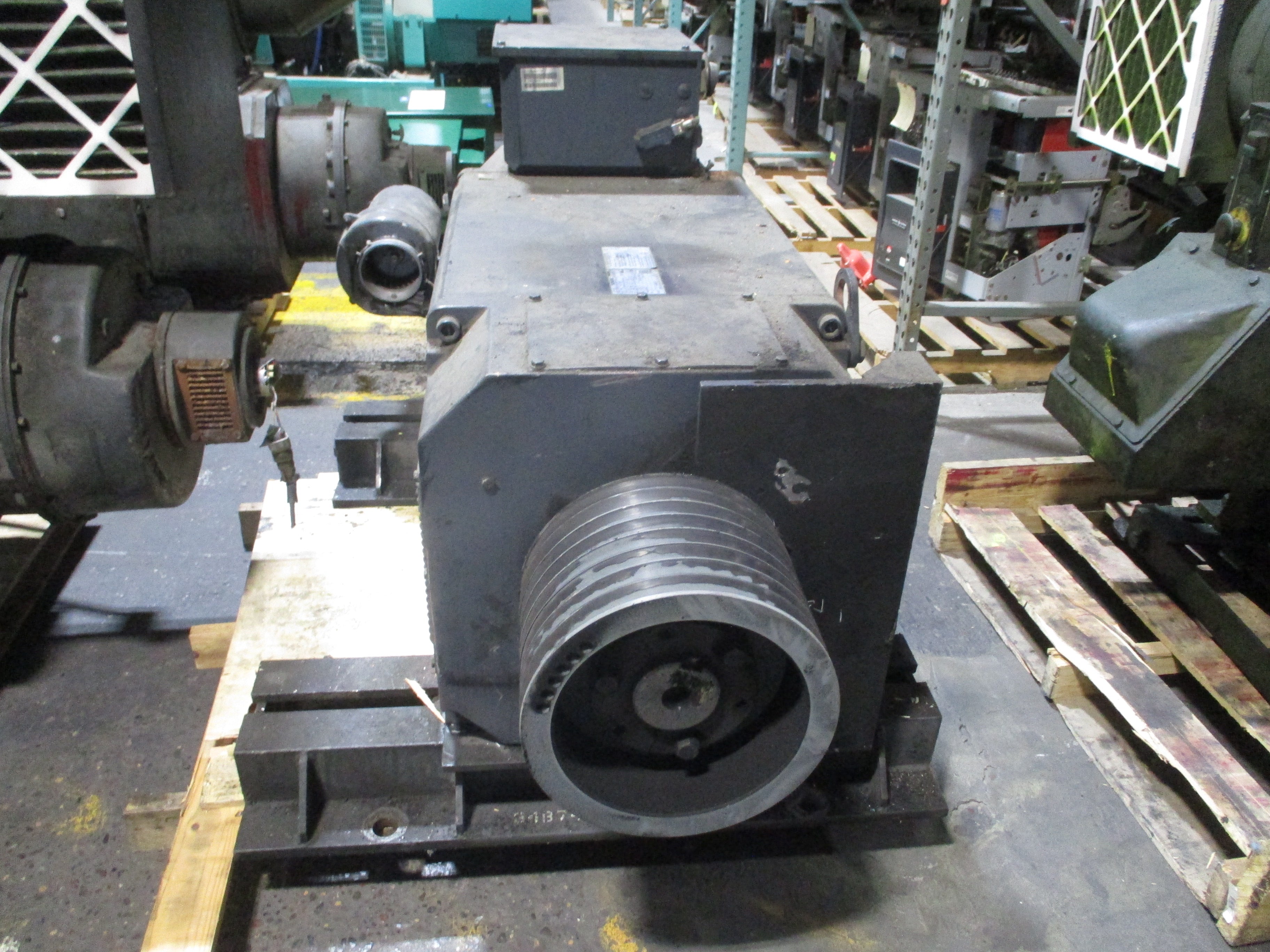Siemens 1PH8288-1FF10-1BW1-Z 400V 580A 340KW 58.7Hz 1800RPM Approx. 450HP Used