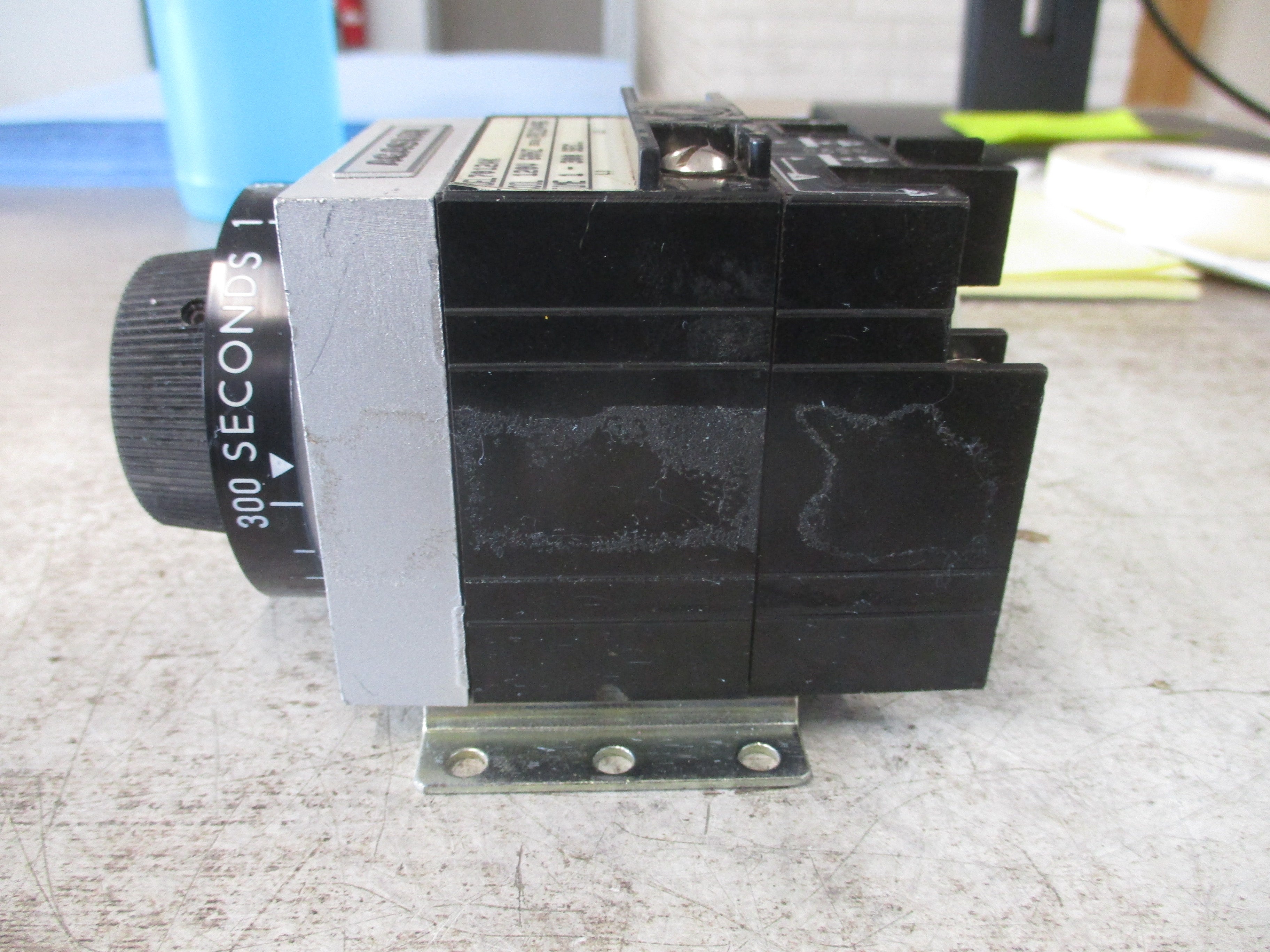 Agastat Timer 7012AK 1-300sec Range 120V Coil *Broken Case* Used