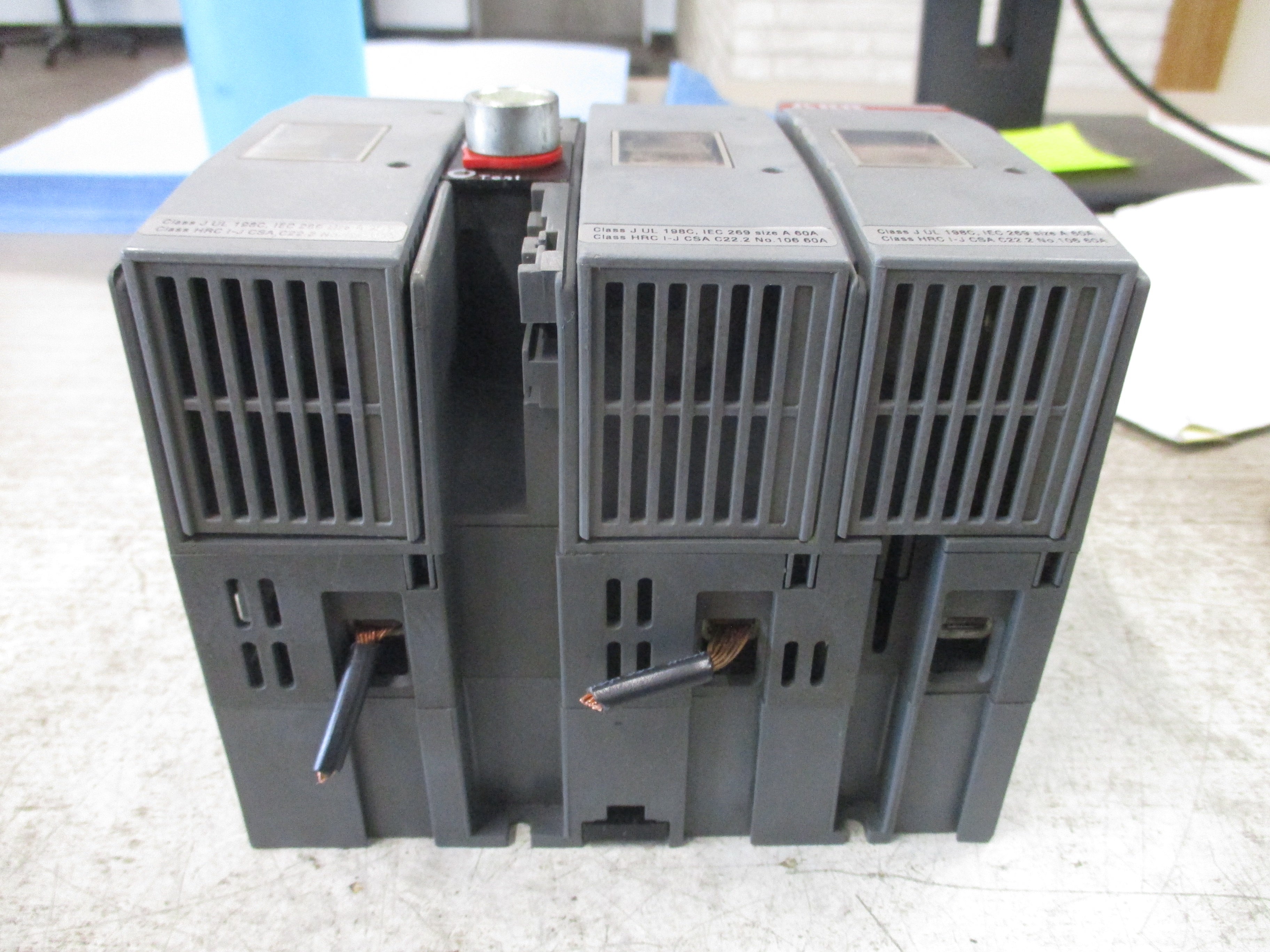 ABB Fusible Disconnect Switch OS 60J12 60A 600V 3P (3) 35A Fuses *No Handle*