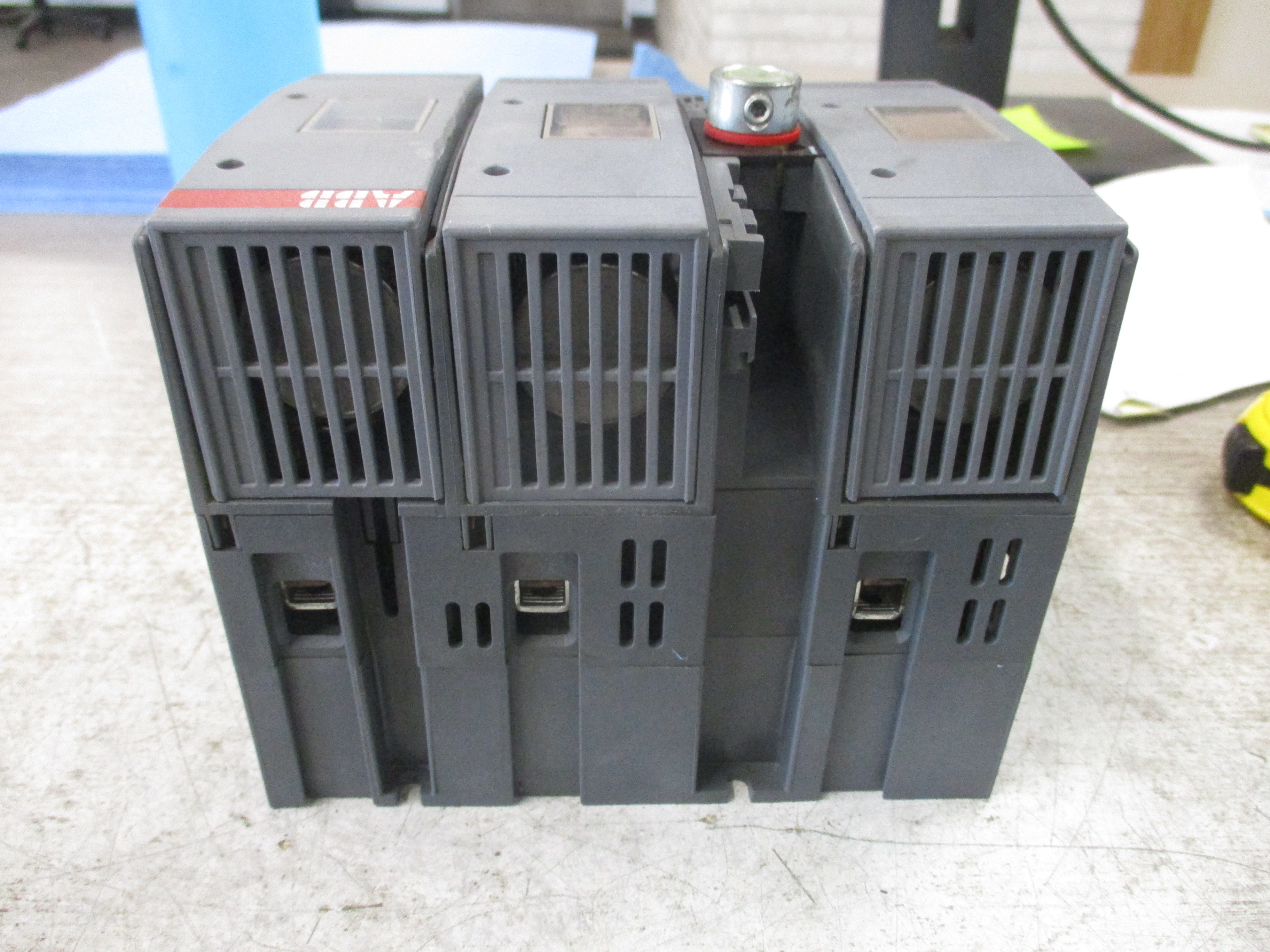 ABB Fusible Disconnect Switch OS 60J12 60A 600V 3P (3) 35A Fuses *No Handle*