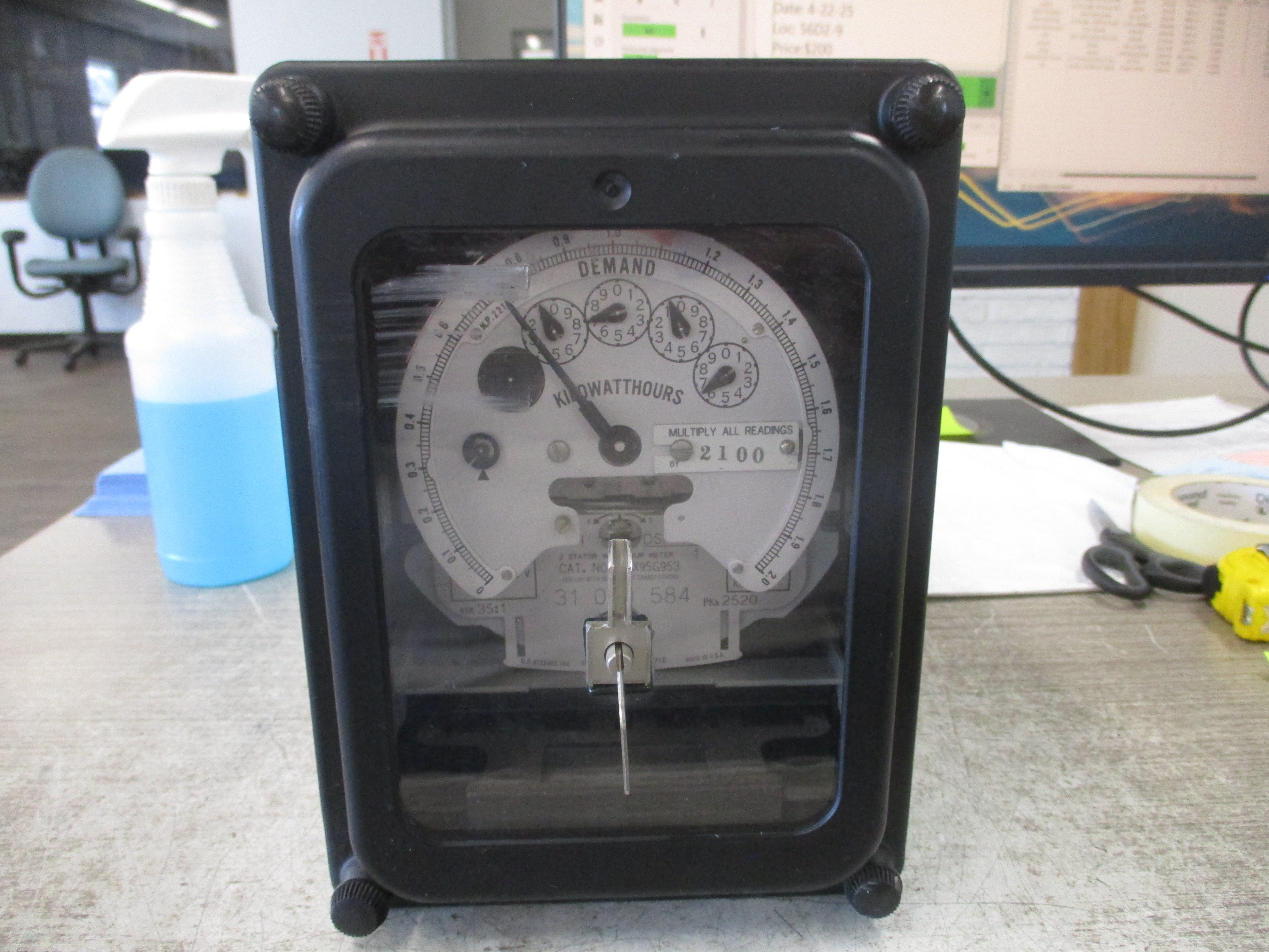 GE 2-Stator Watthour Meter 703X95G953 120V 3Ph 60Hz *Chipped Cover* Used