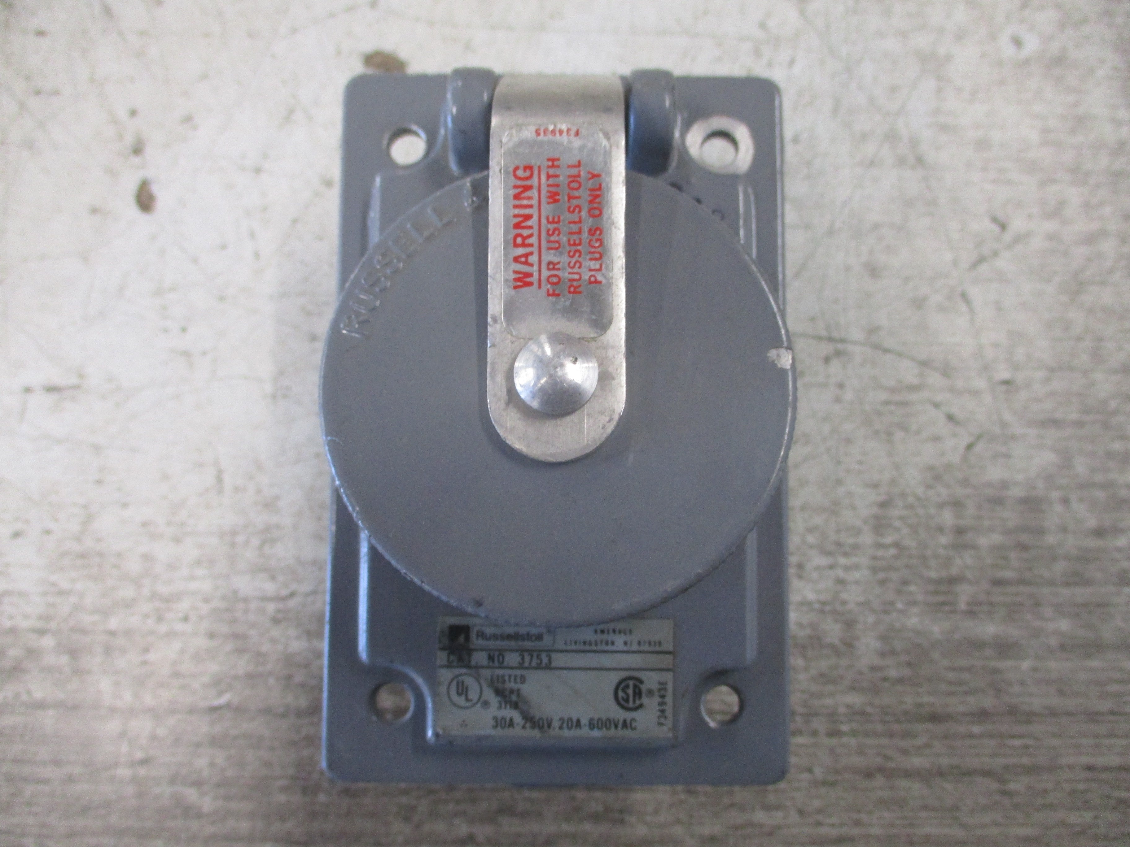 Russellstoll Receptacle 3753 30A/20A 250V/600V Used