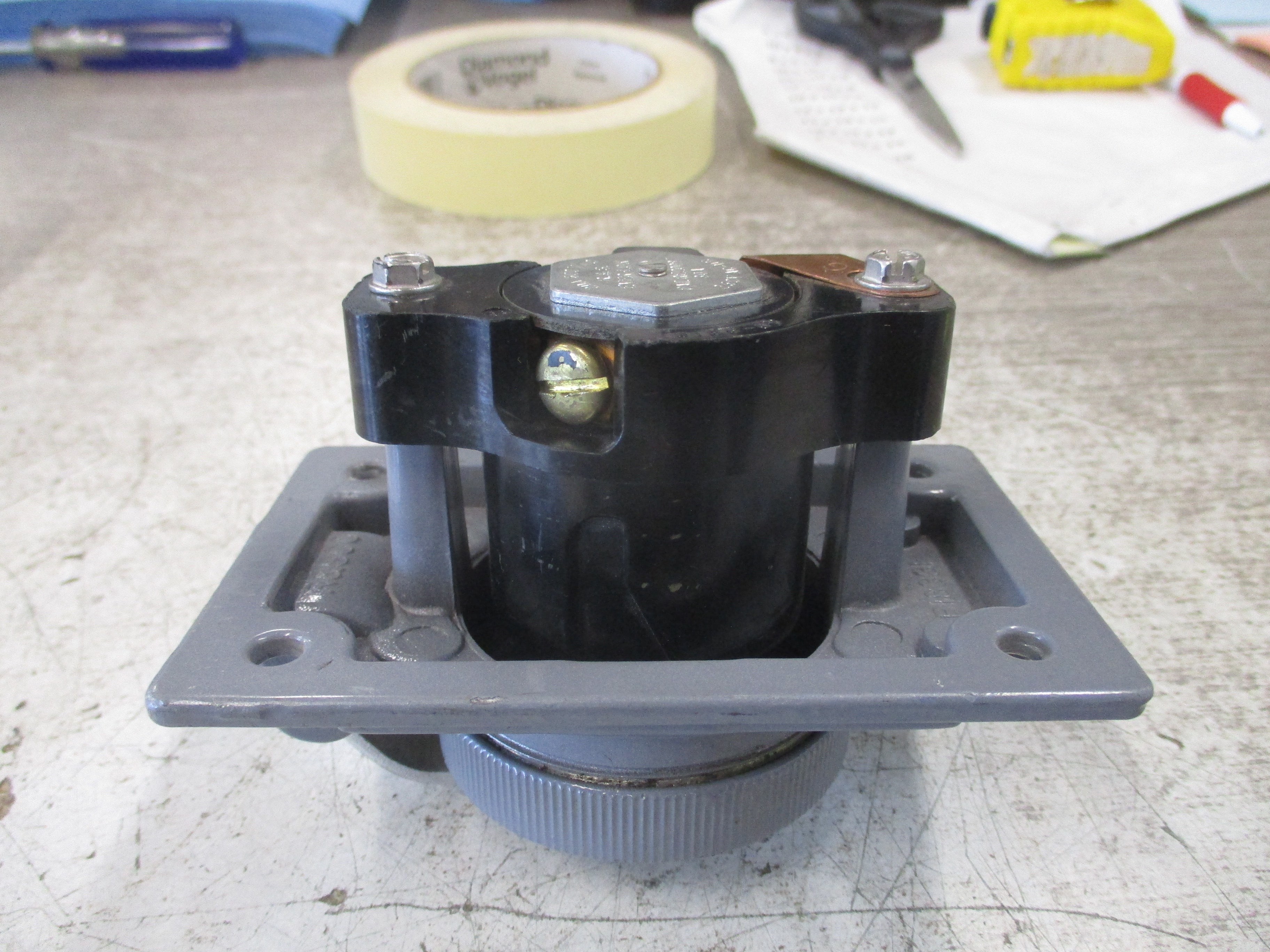 Russellstoll Receptacle 3753 30A/20A 250V/600V Used