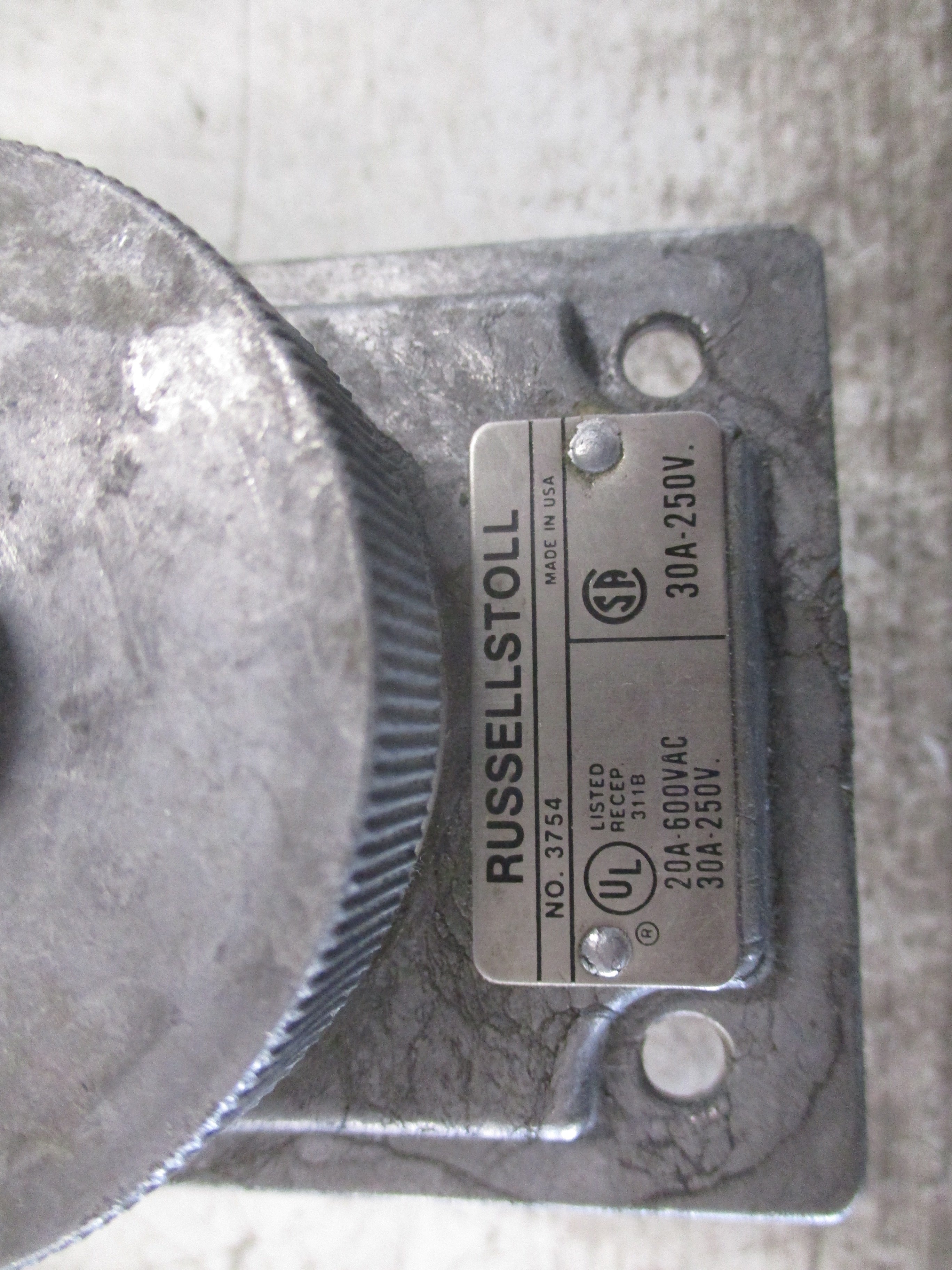 Russellstoll Receptacle 3754 30/20A 250/600VAC 3P 4W Used
