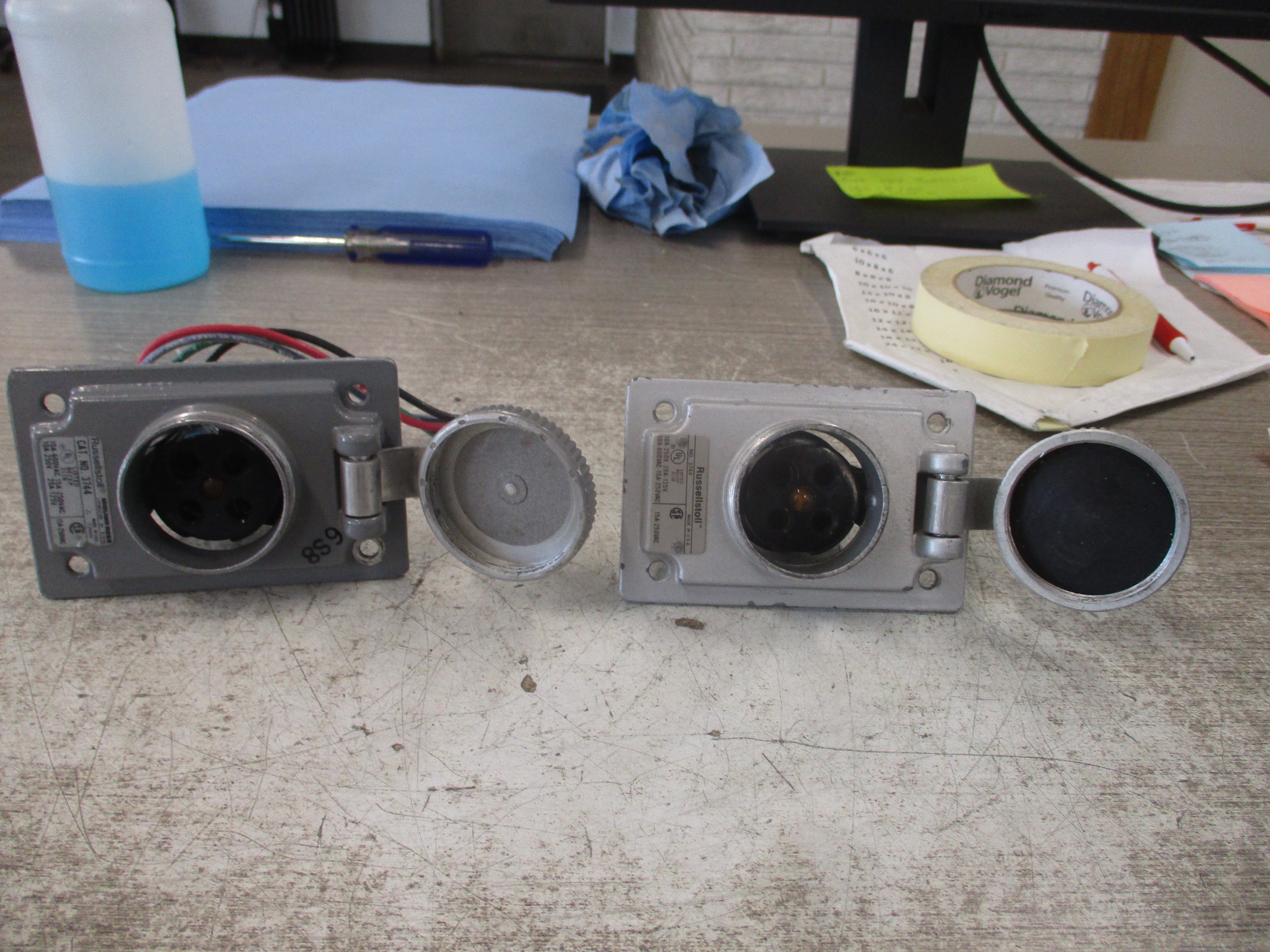 Russellstoll Receptacle 3744 20A @ 125V 15A @ 250V 10A @ 600V 3P 4W *Lot of 2*