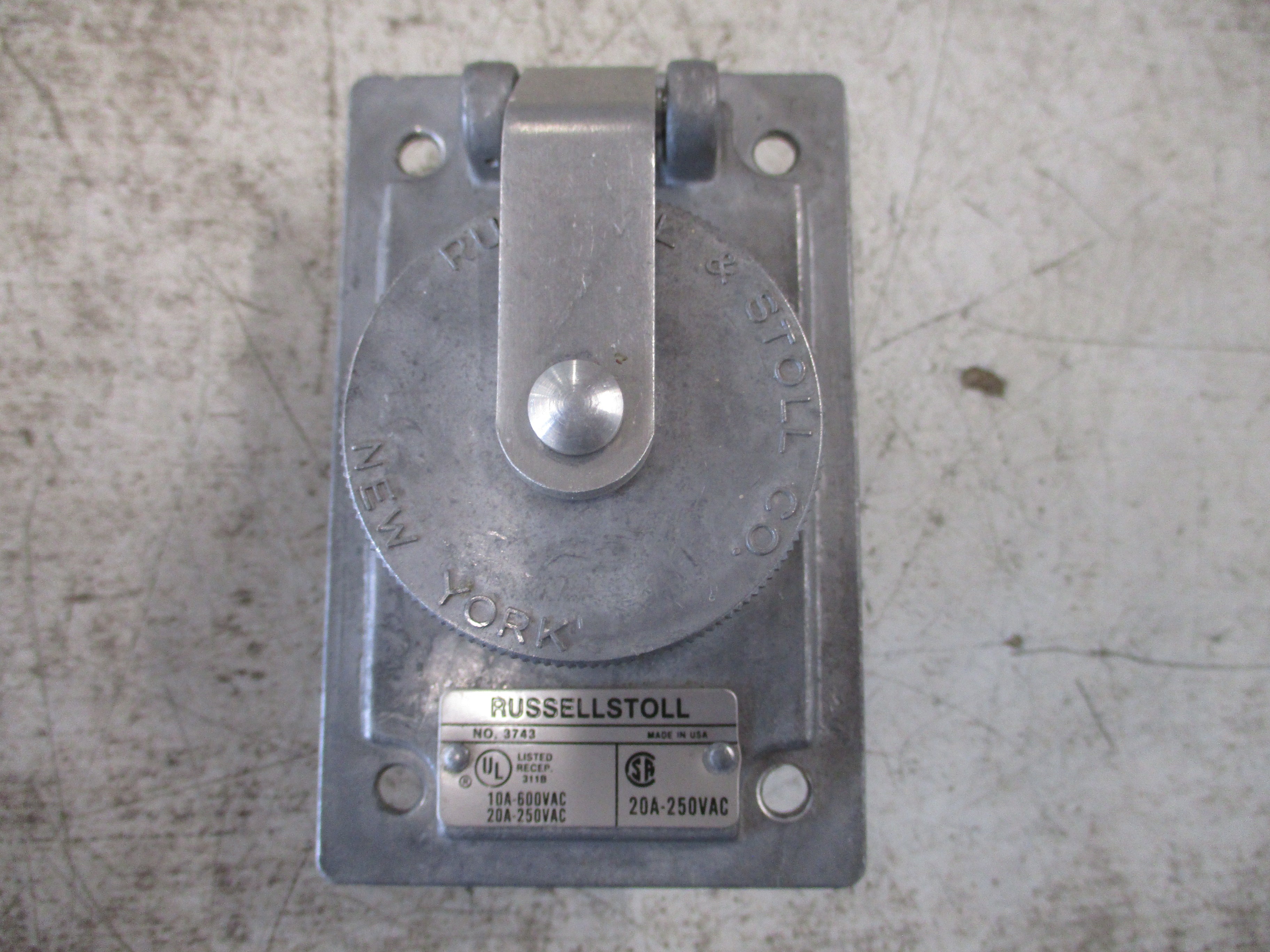 Russellstoll Receptacle 3743 10/20A 600/250V Used