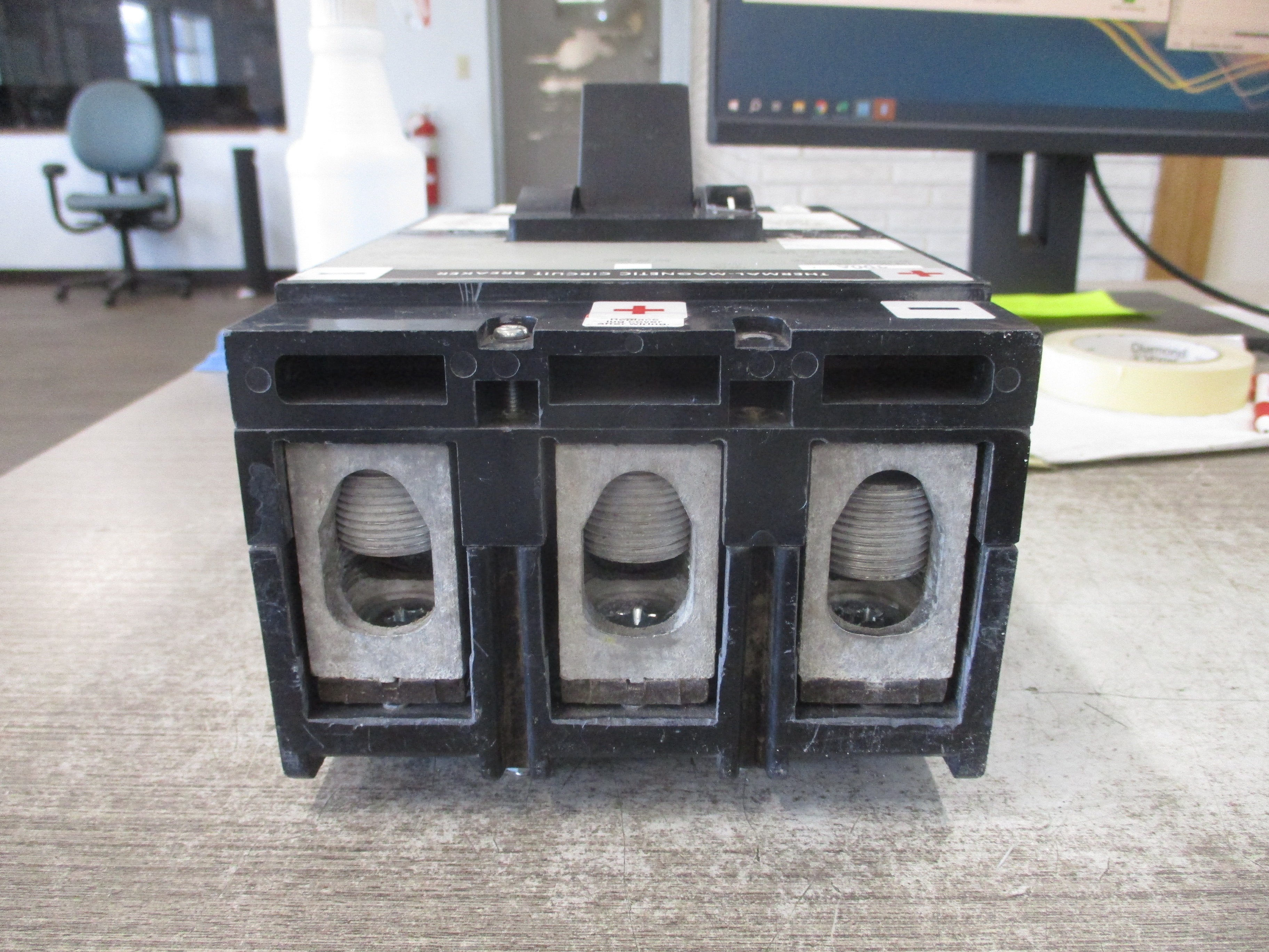 Square D Circuit Breaker LHL3640030DC1616 400A 500VDC W/Undervoltage Trip