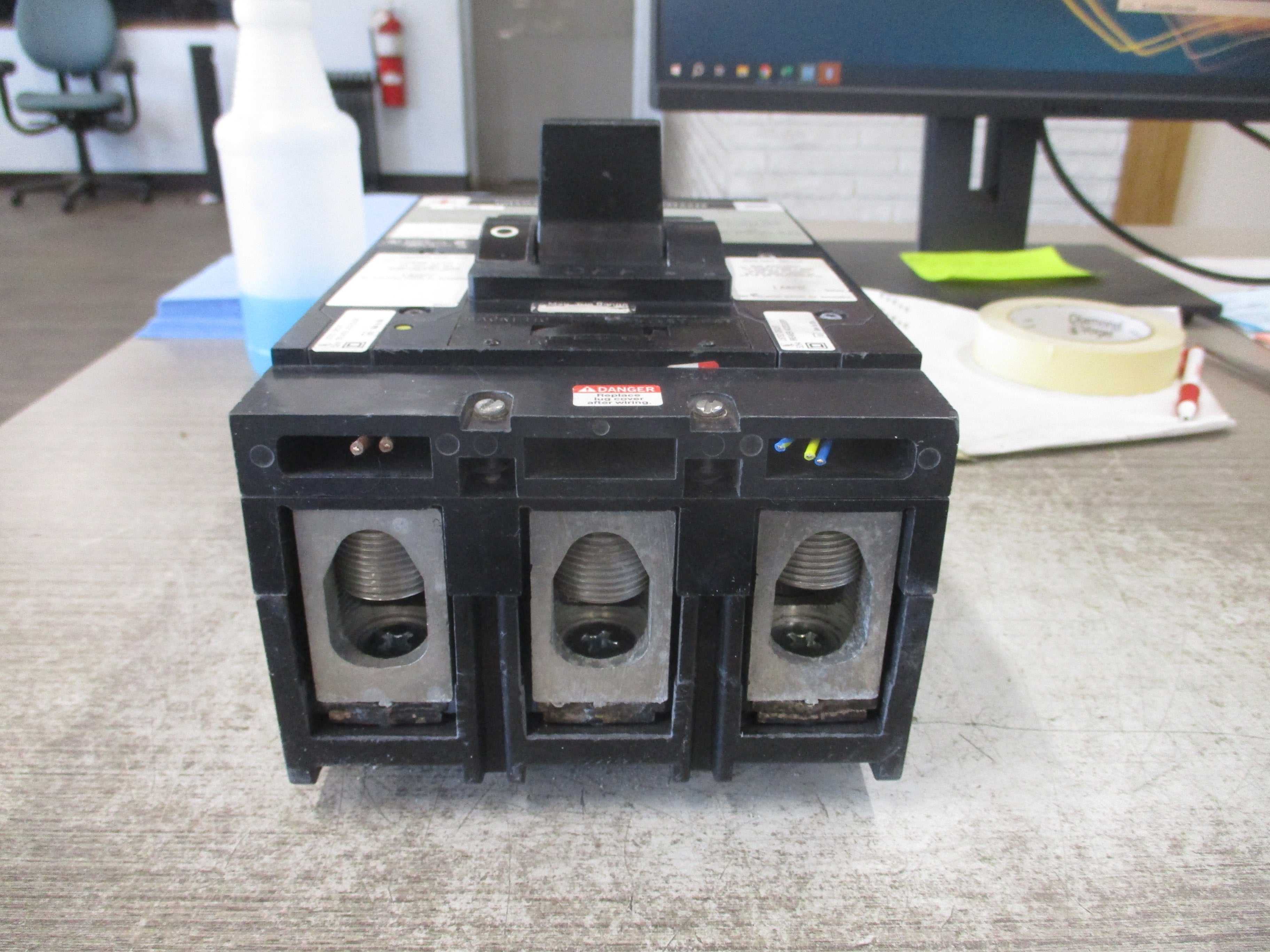 Square D Circuit Breaker LHL3640030DC1616 400A 500VDC W/Undervoltage Trip