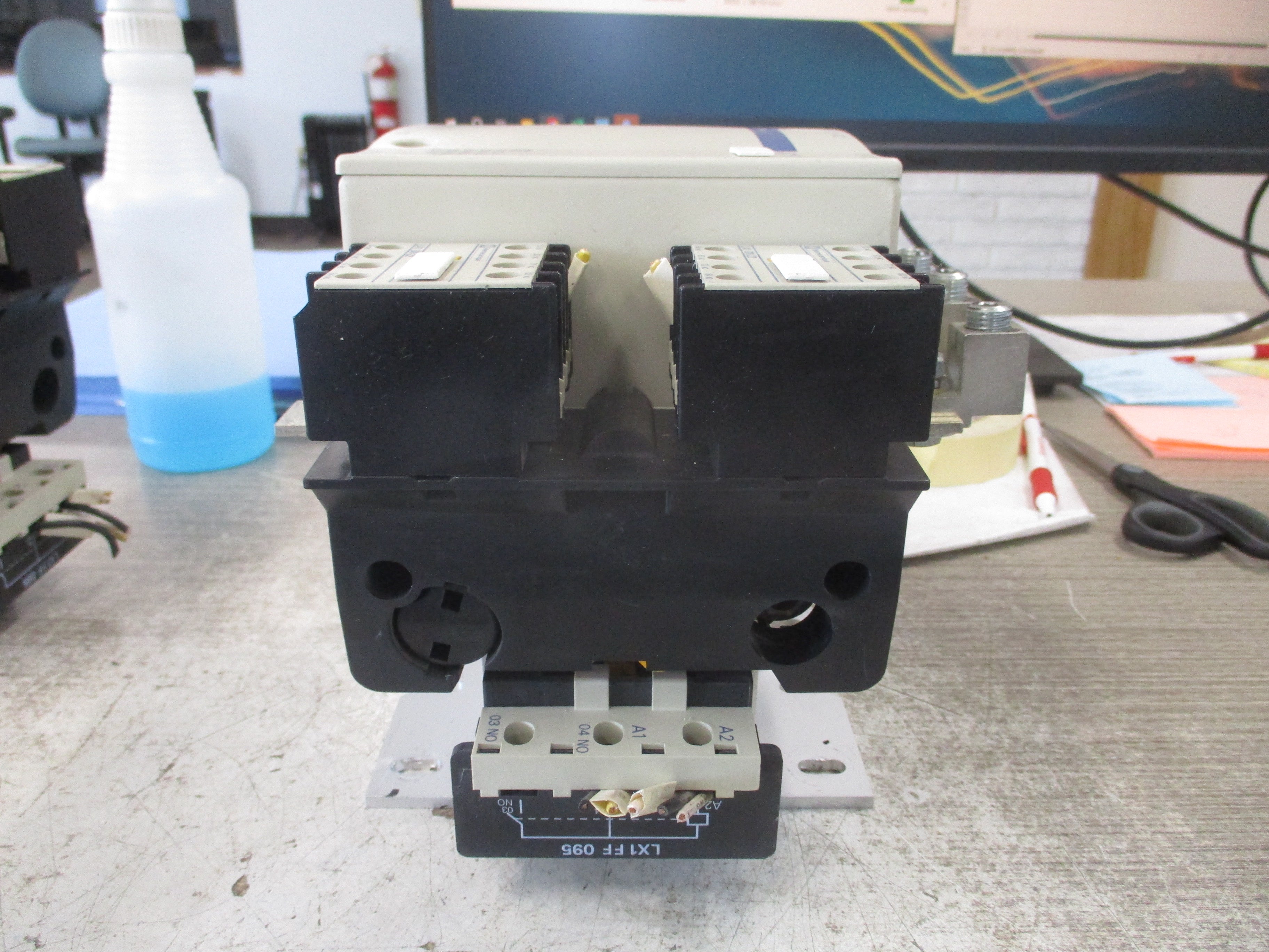 Telemecanique Contactor w/ 2 Aux Blocks LC1F115 115-120V Coil Used