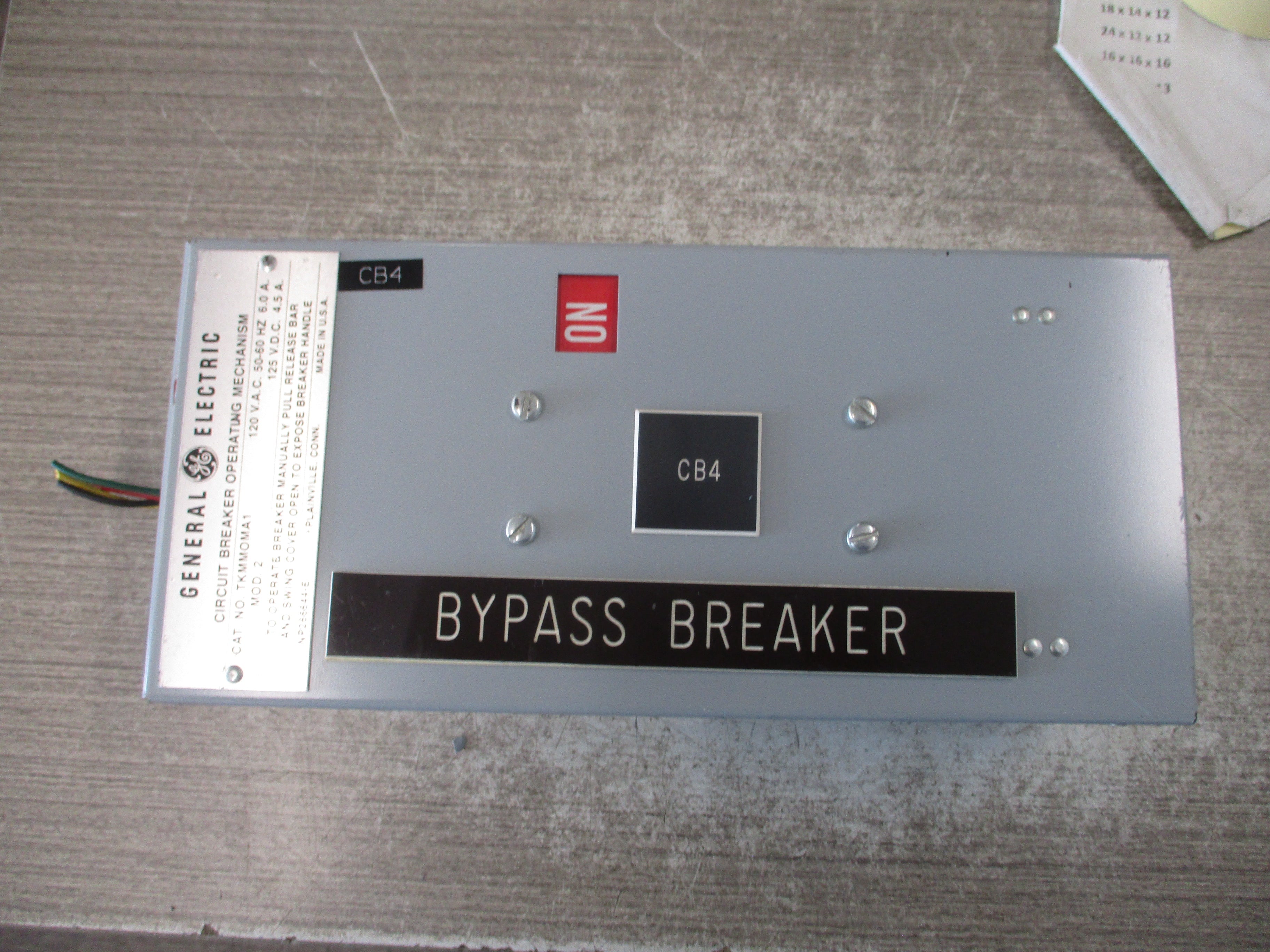 GE Circuit Breaker Operating Mechanism TKMMOMA1 MOD. 2 120VAC 6.0A 125VDC 4.5A