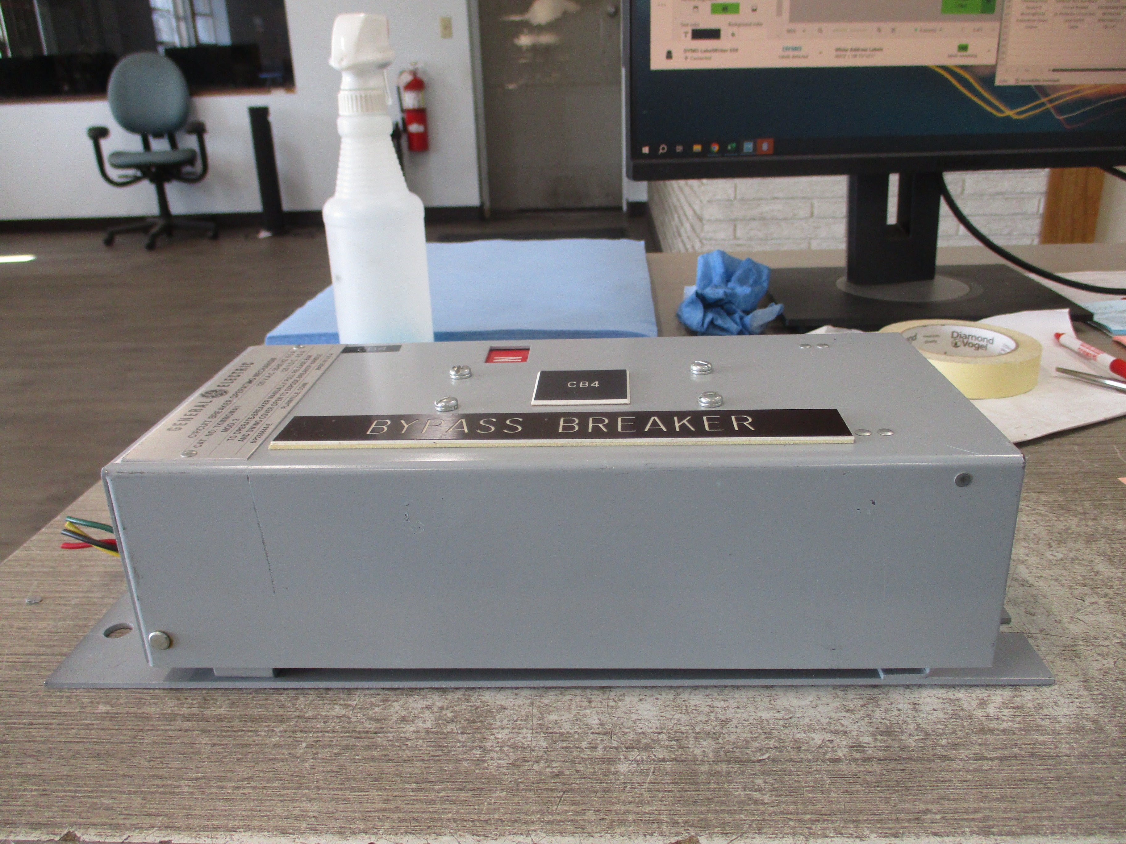 GE Circuit Breaker Operating Mechanism TKMMOMA1 MOD. 2 120VAC 6.0A 125VDC 4.5A