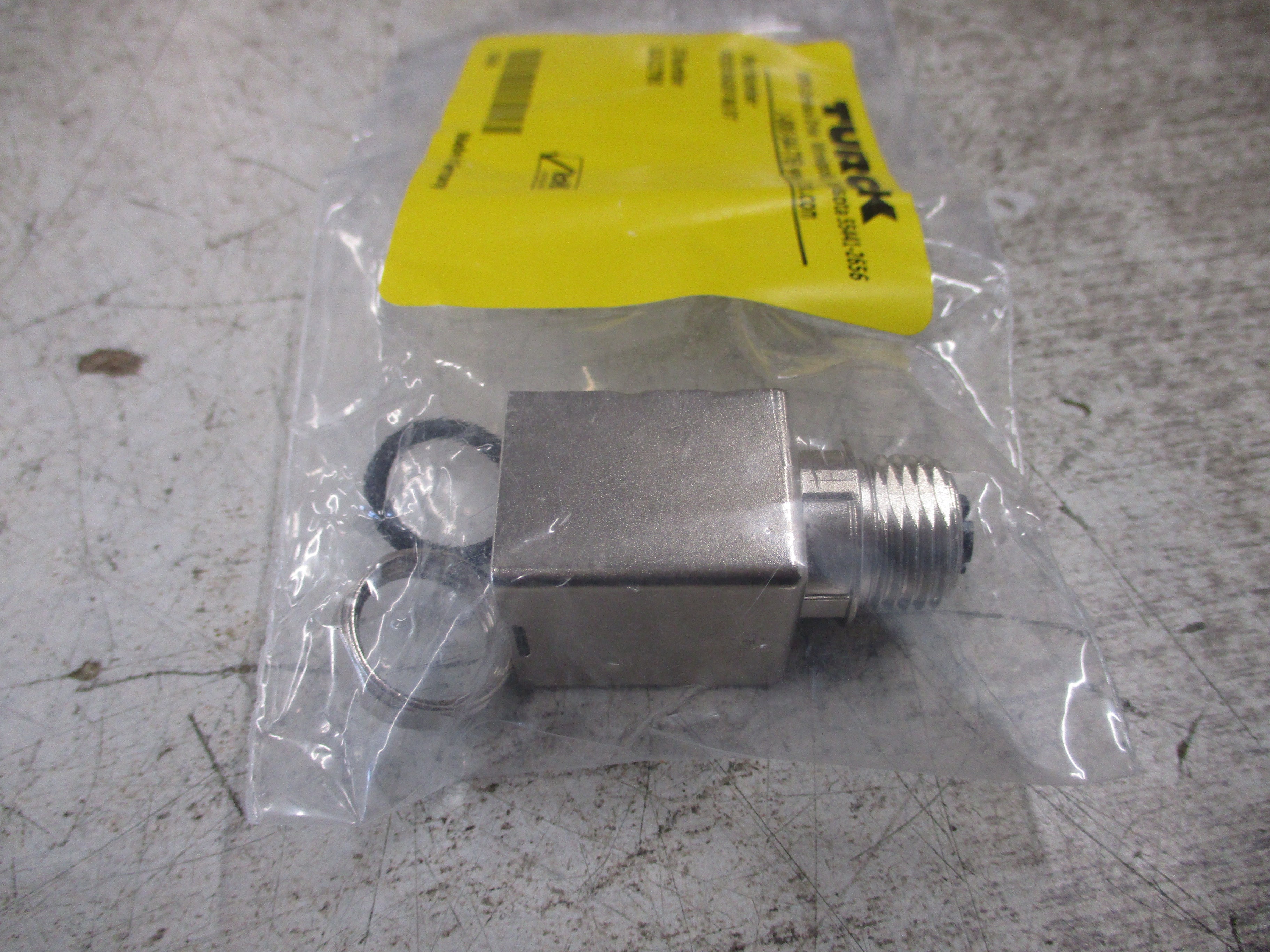 Turck Ethernet Accessory Extension Adaptor FKSDX RJ45SF 86/ST