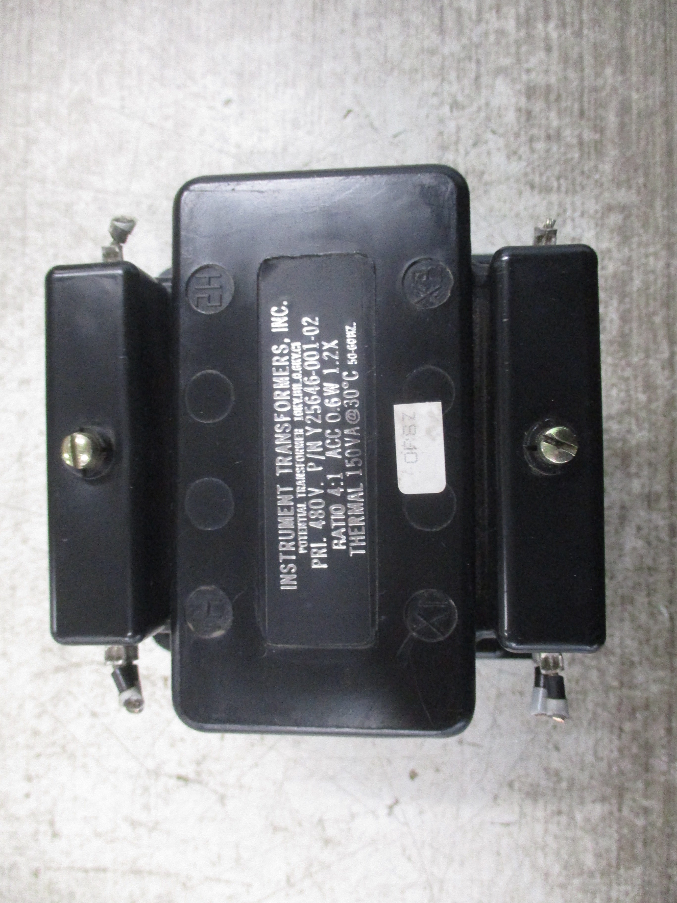 Instrument Transformers Potential Transformer Y25646-001-02 Pri: 480V Ratio 4:1