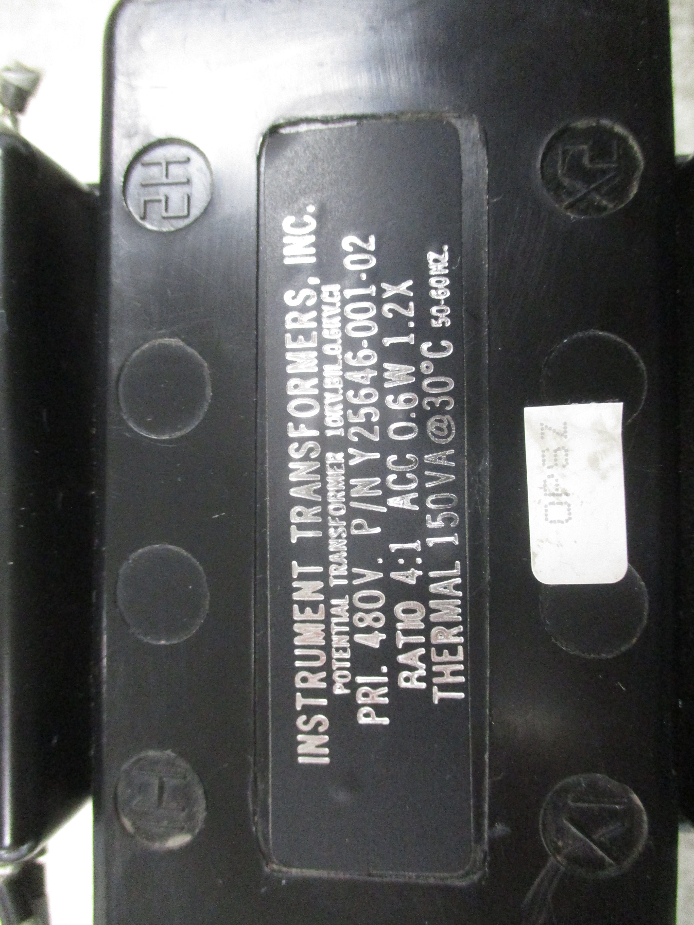 Instrument Transformers Potential Transformer Y25646-001-02 Pri: 480V Ratio 4:1