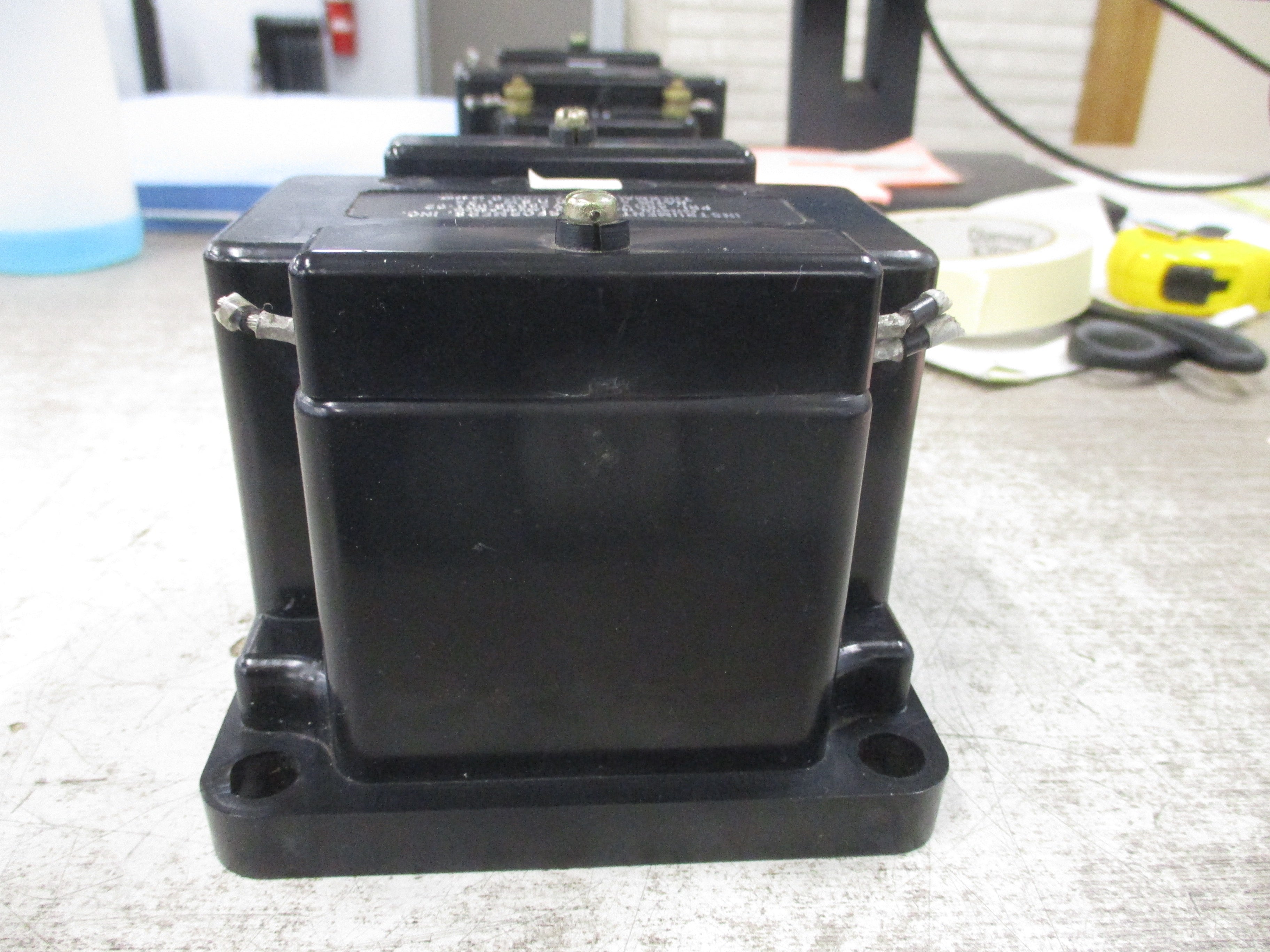 Instrument Transformers Potential Transformer Y25646-001-02 Pri: 480V Ratio 4:1