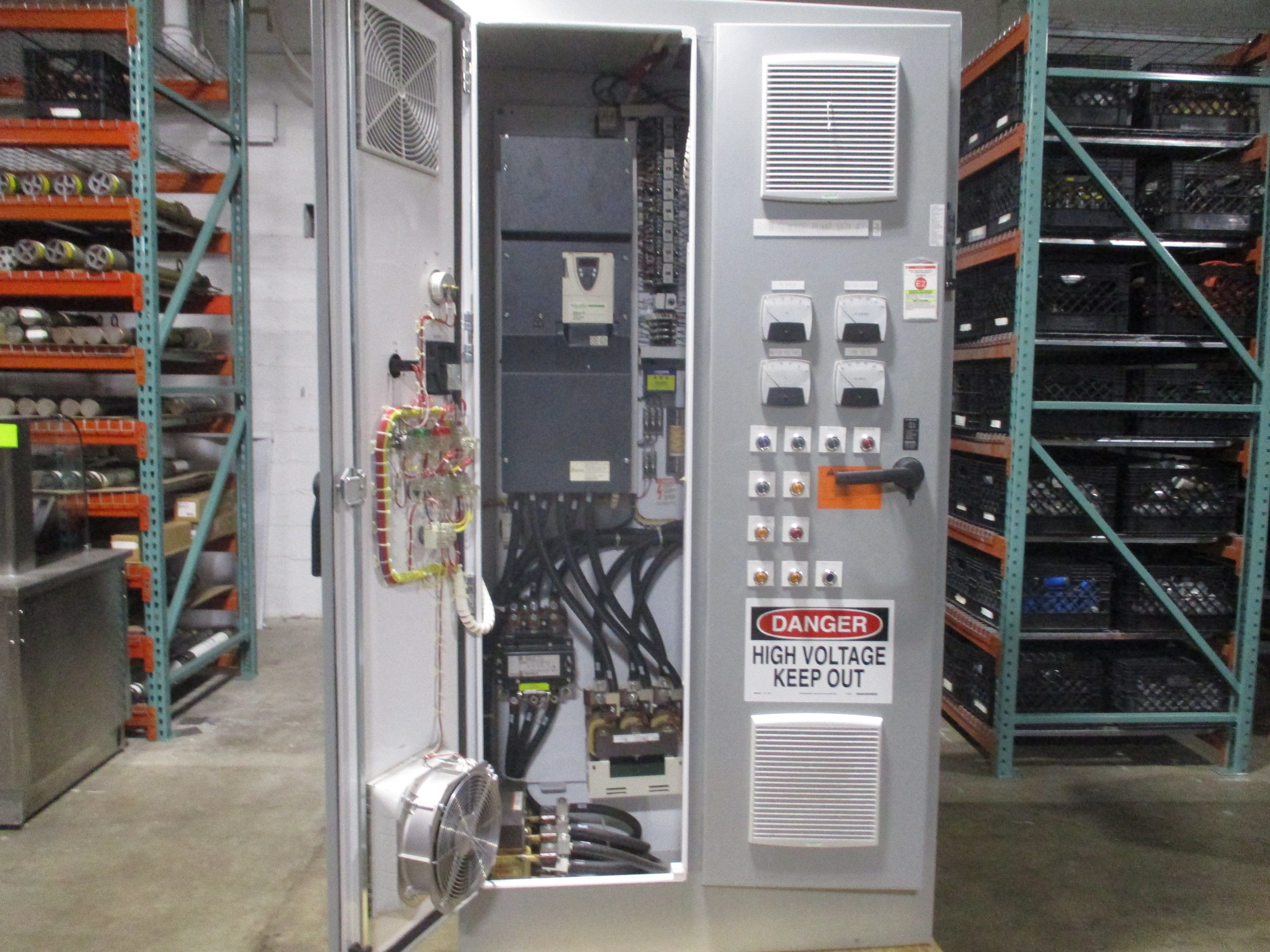 Square D / Schneider Electric Altivar 61 AC Drive With Breaker Disconnect