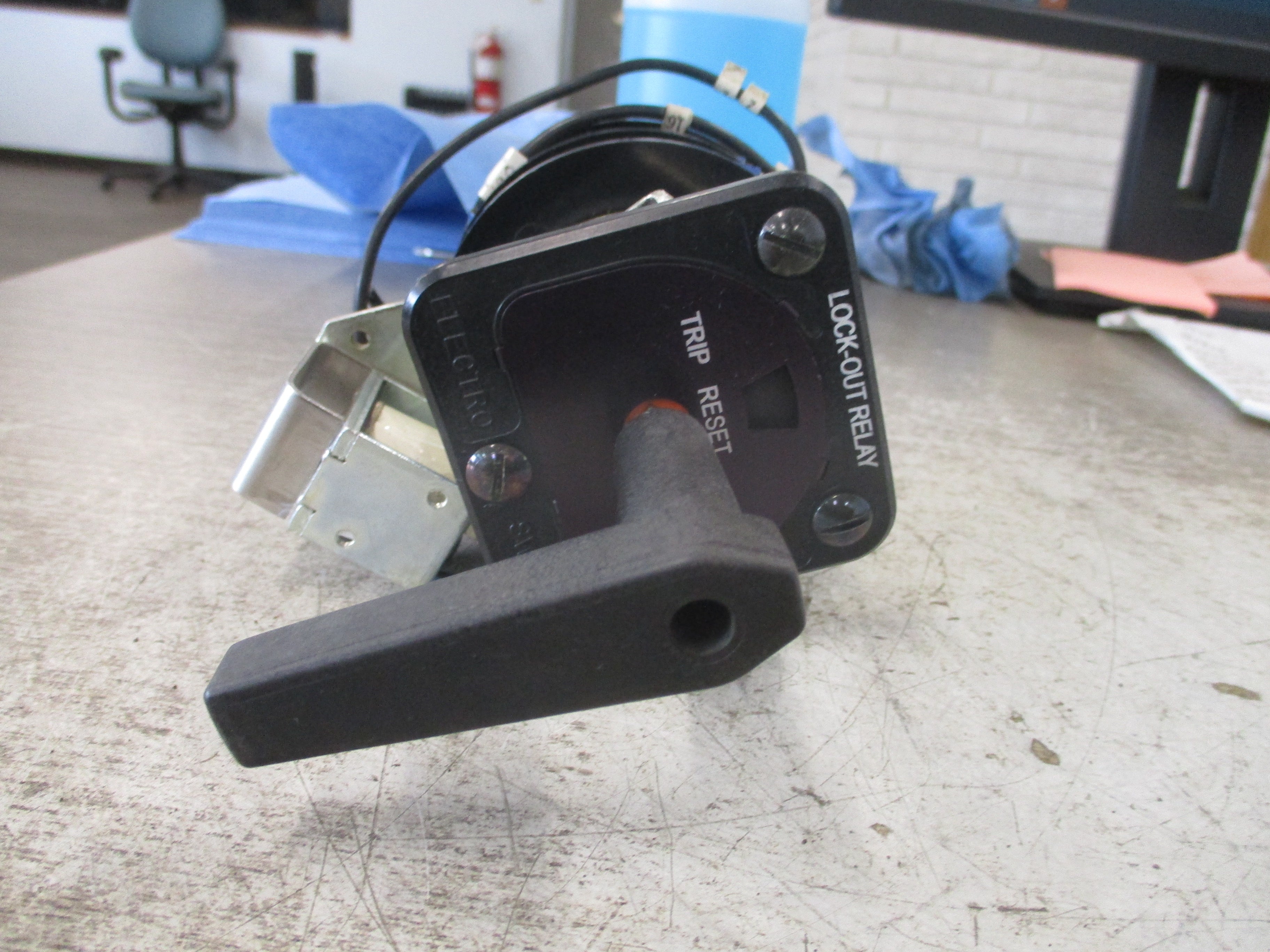 Electroswitch Lock-Out Relay Rotary Switch 7802B *Missing (8) Terminal Screws*