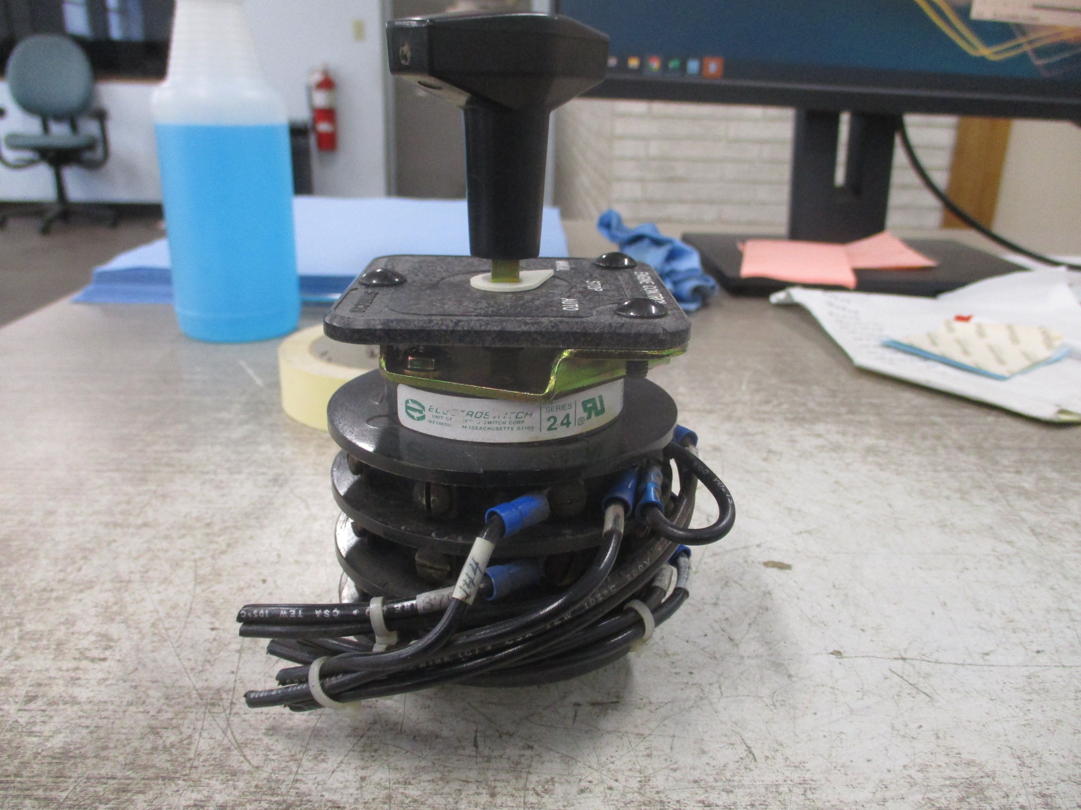 Electroswitch Engine Control Rotary Switch 24203D Used