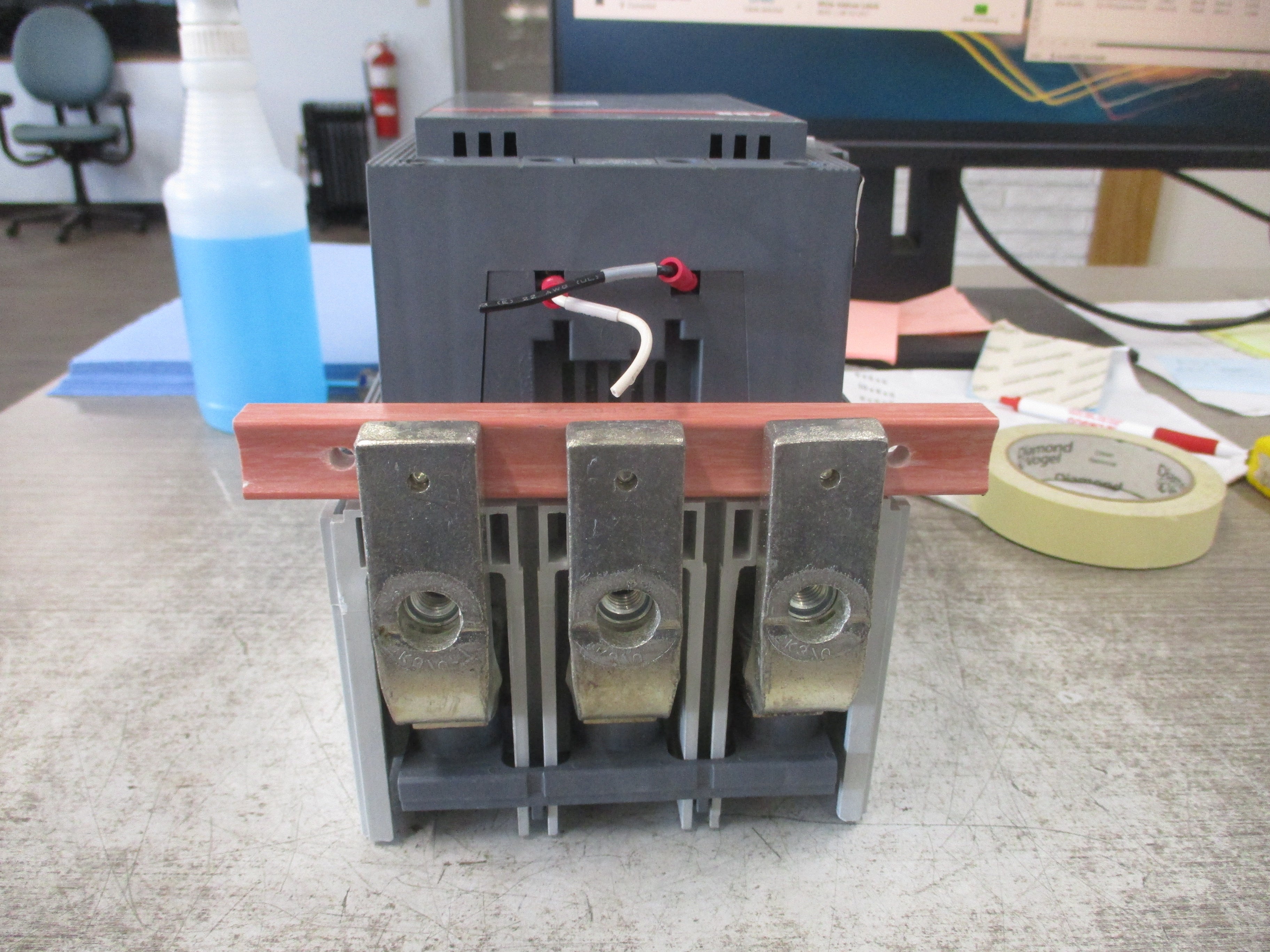 ABB Contactor AF300-30 20-60VDC Coil 400A 600V (1) Aux Contact Used