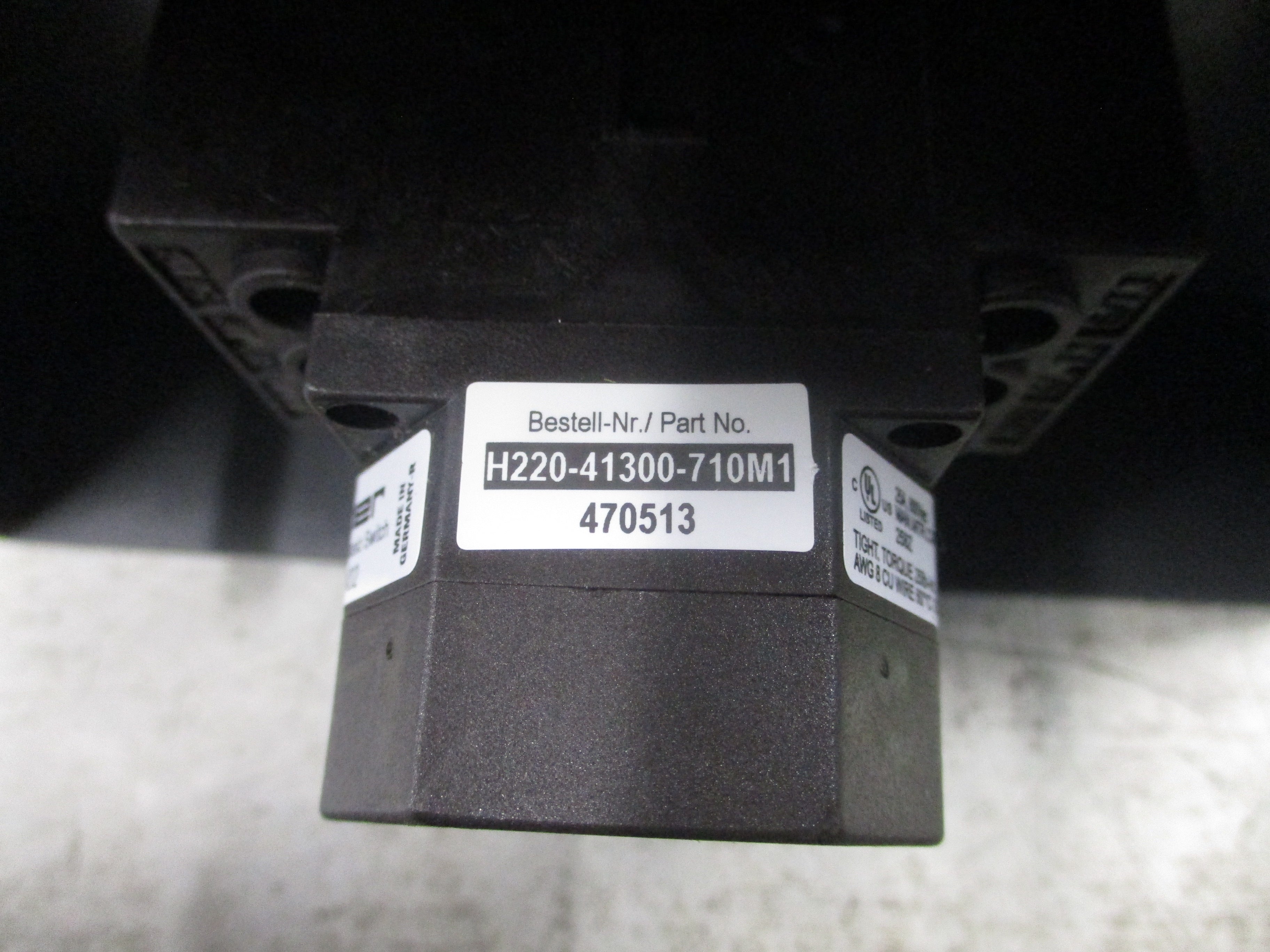 Salzer Enclosed Disconnect Switch H220-41300-710M1 25A 3P Used