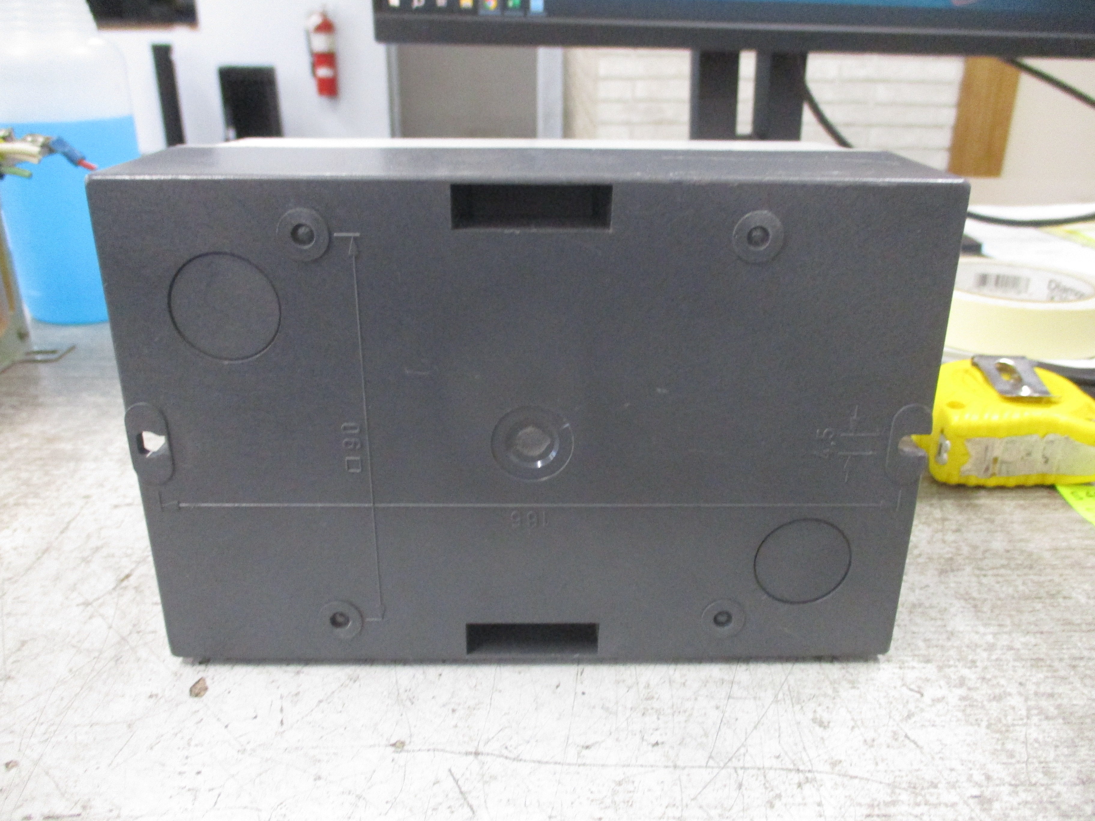 Salzer Enclosed Disconnect Switch H220-41300-710M1 25A 3P Used