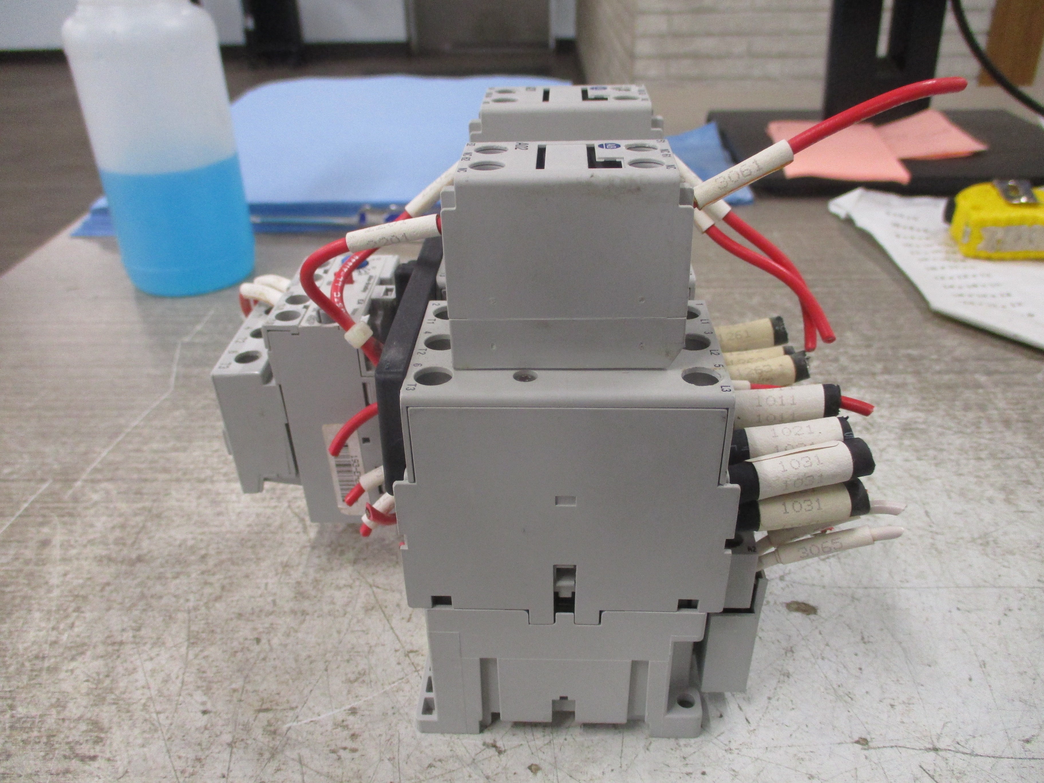 Allen-Bradley Reversing Starter 100-C37*00/193EA2HC 120V Coil Trip: 12-37A