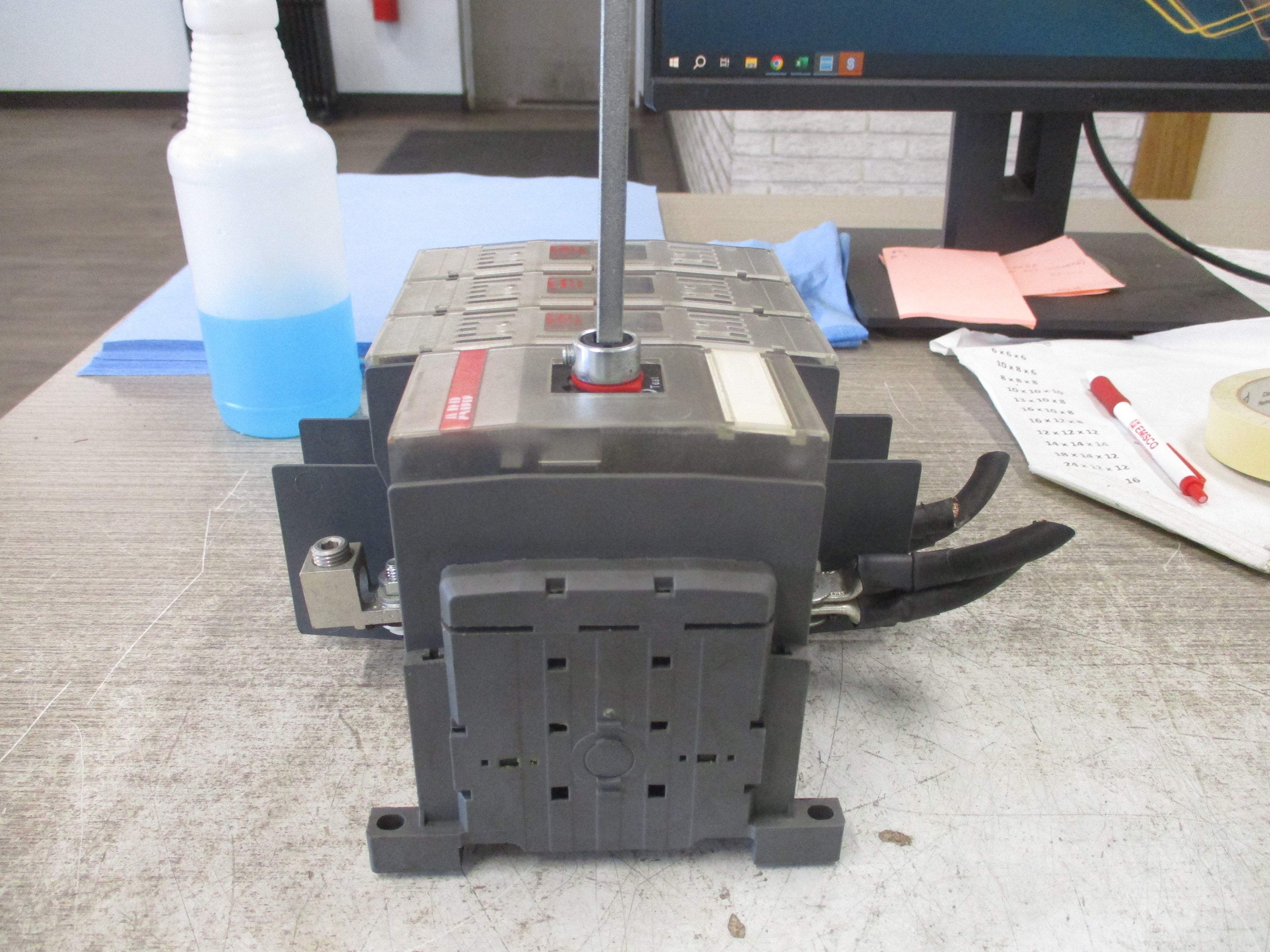 ABB Fusible Disconnect Switch OS 100J03 100A 600V 3P (3) 100A Fuses