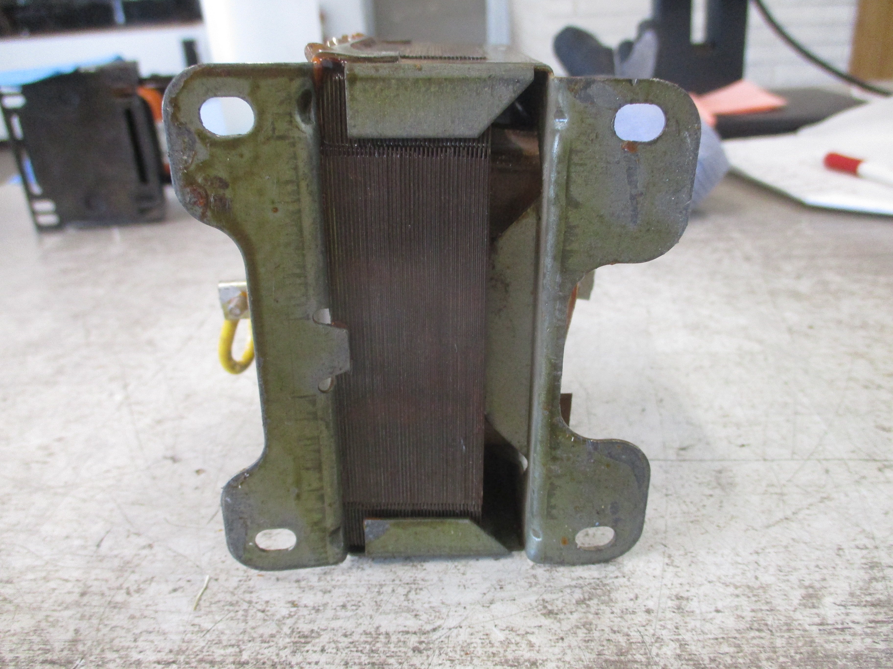 GE Transformer 9T55Y44G8 0.100KVA Pri: 230/460V Sec: 115V 60Hz Used