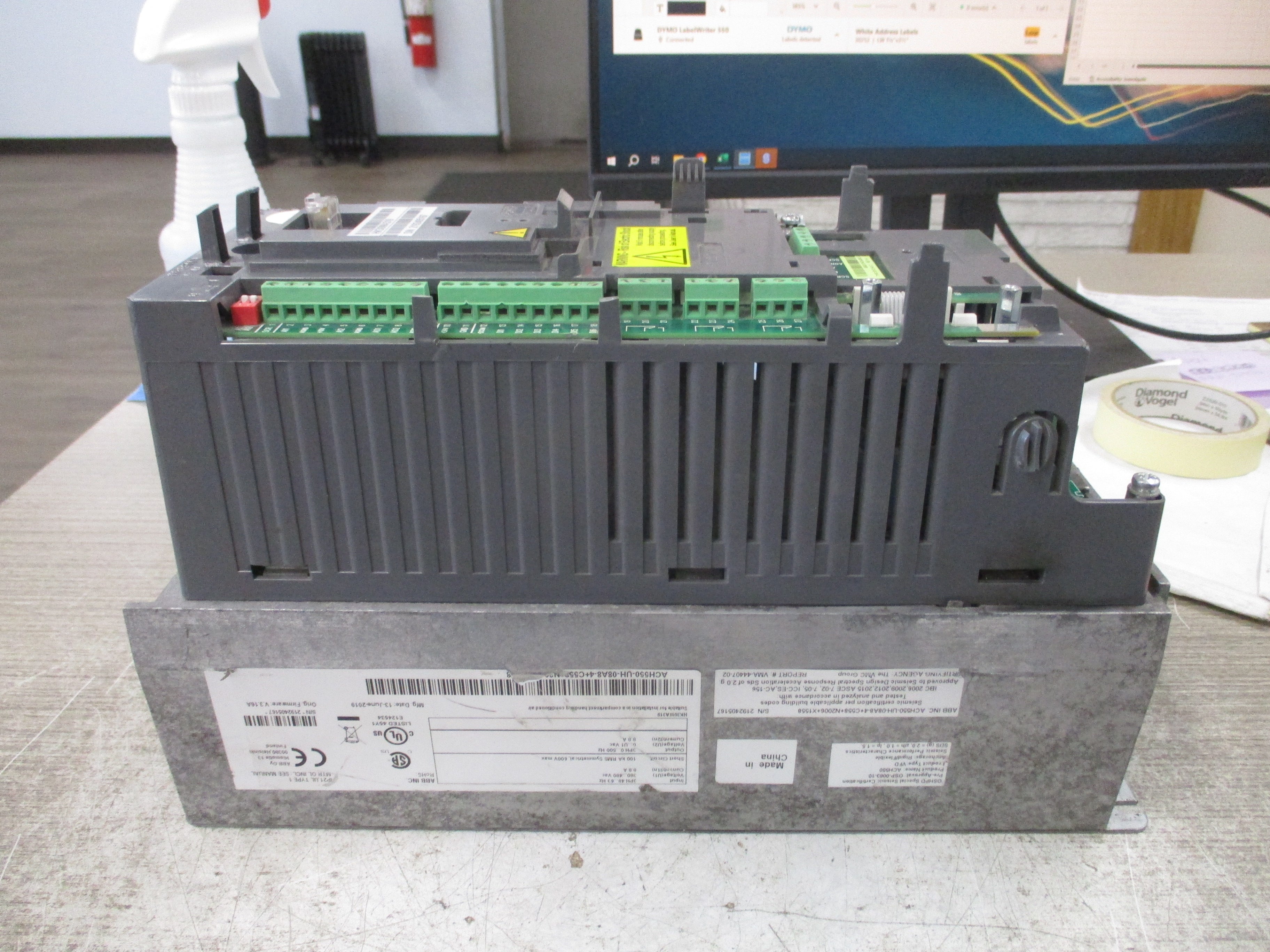 ABB ACH550 AC Drive ACH550-UH-08A8-4 5HP 3Ph Input: 3PH 48-63Hz 380-480VAC 8.8A