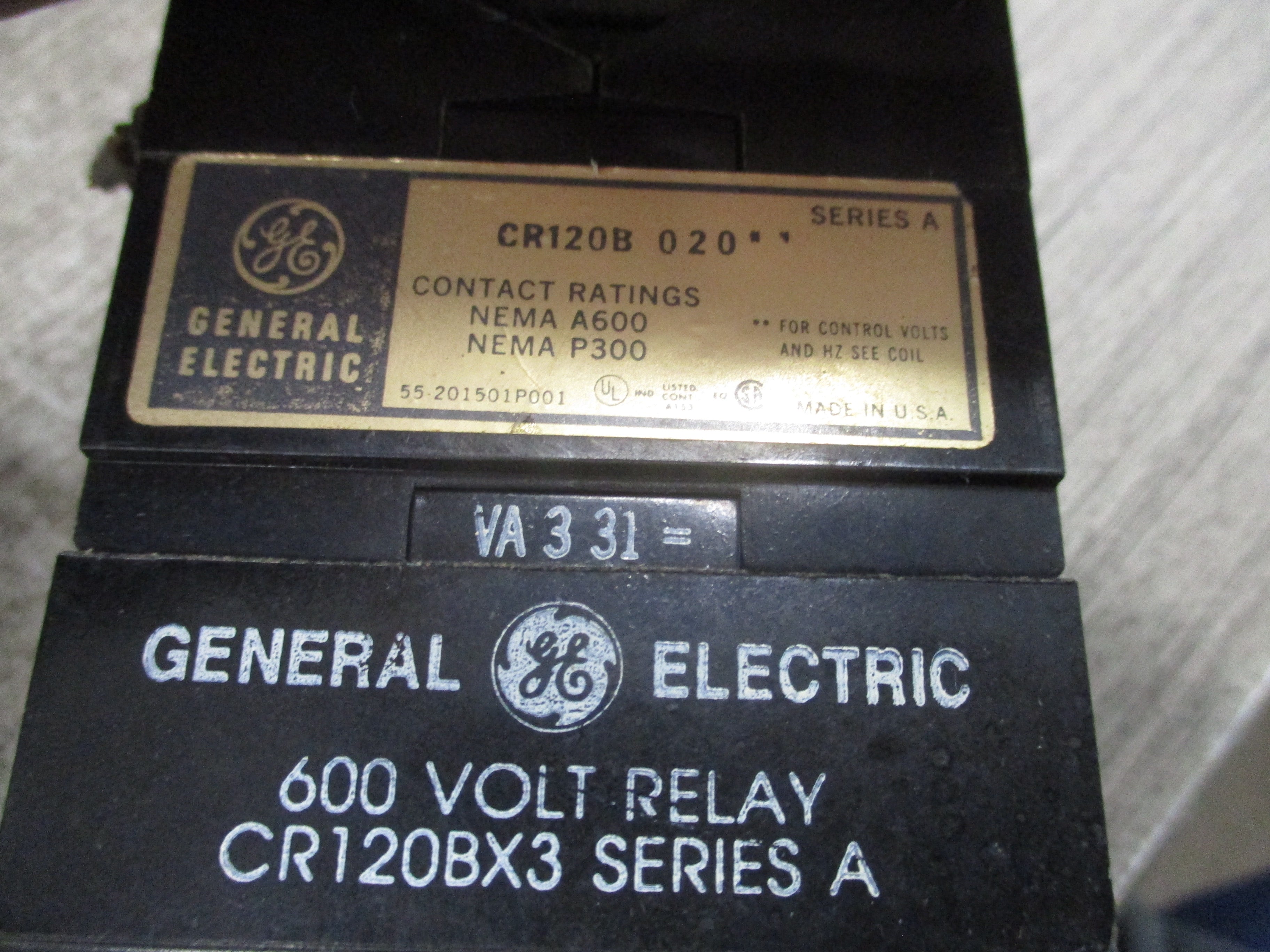 GE Relay CR120B 020** Ser. A 120V Coil 600V Used