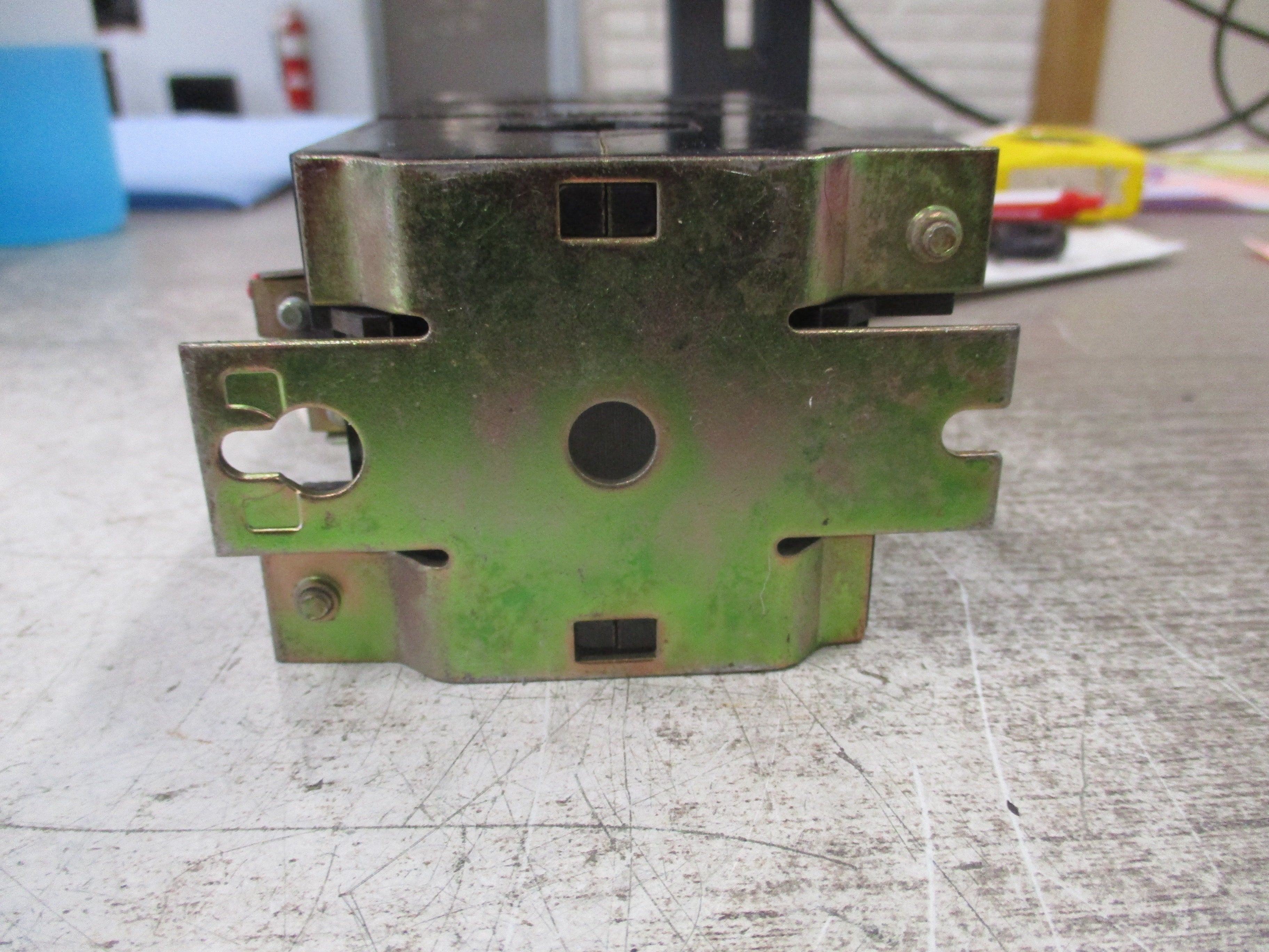 GE Relay CR120B 020** Ser. A 120V Coil 600V Used