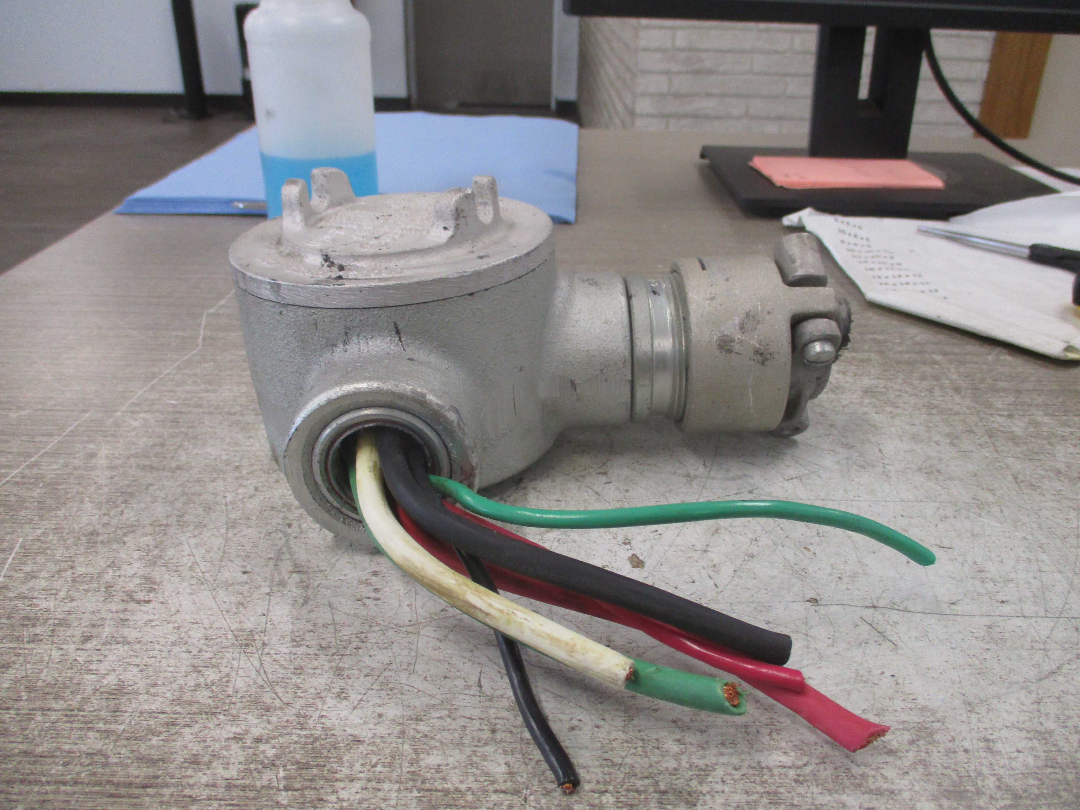 Crouse-Hinds Explosion Proof Outlet Box GVAT47 1 1/4" Used