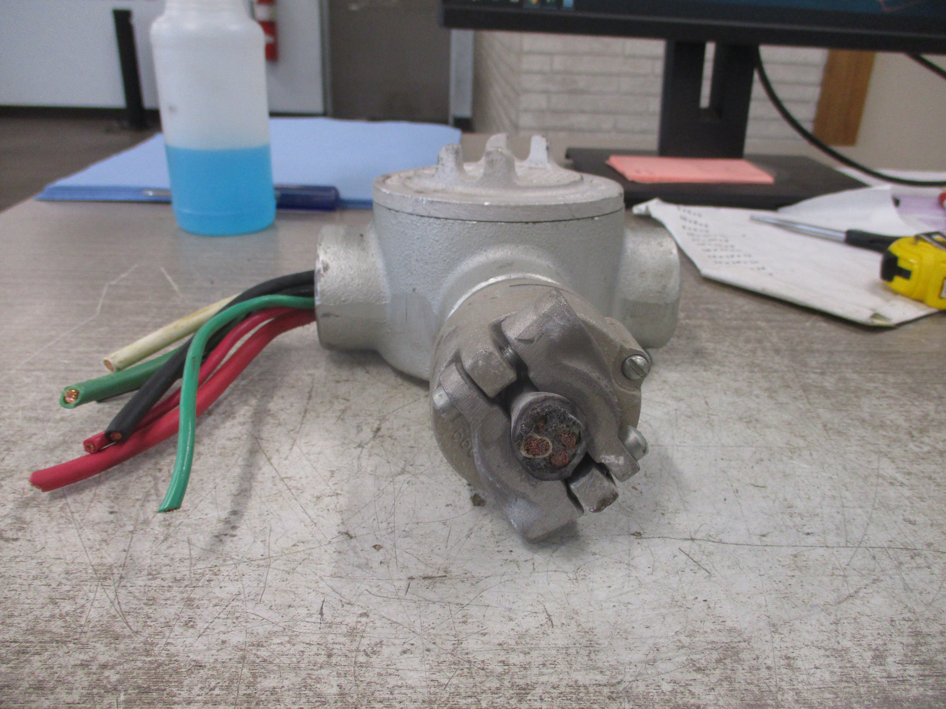 Crouse-Hinds Explosion Proof Outlet Box GVAT47 1 1/4" Used