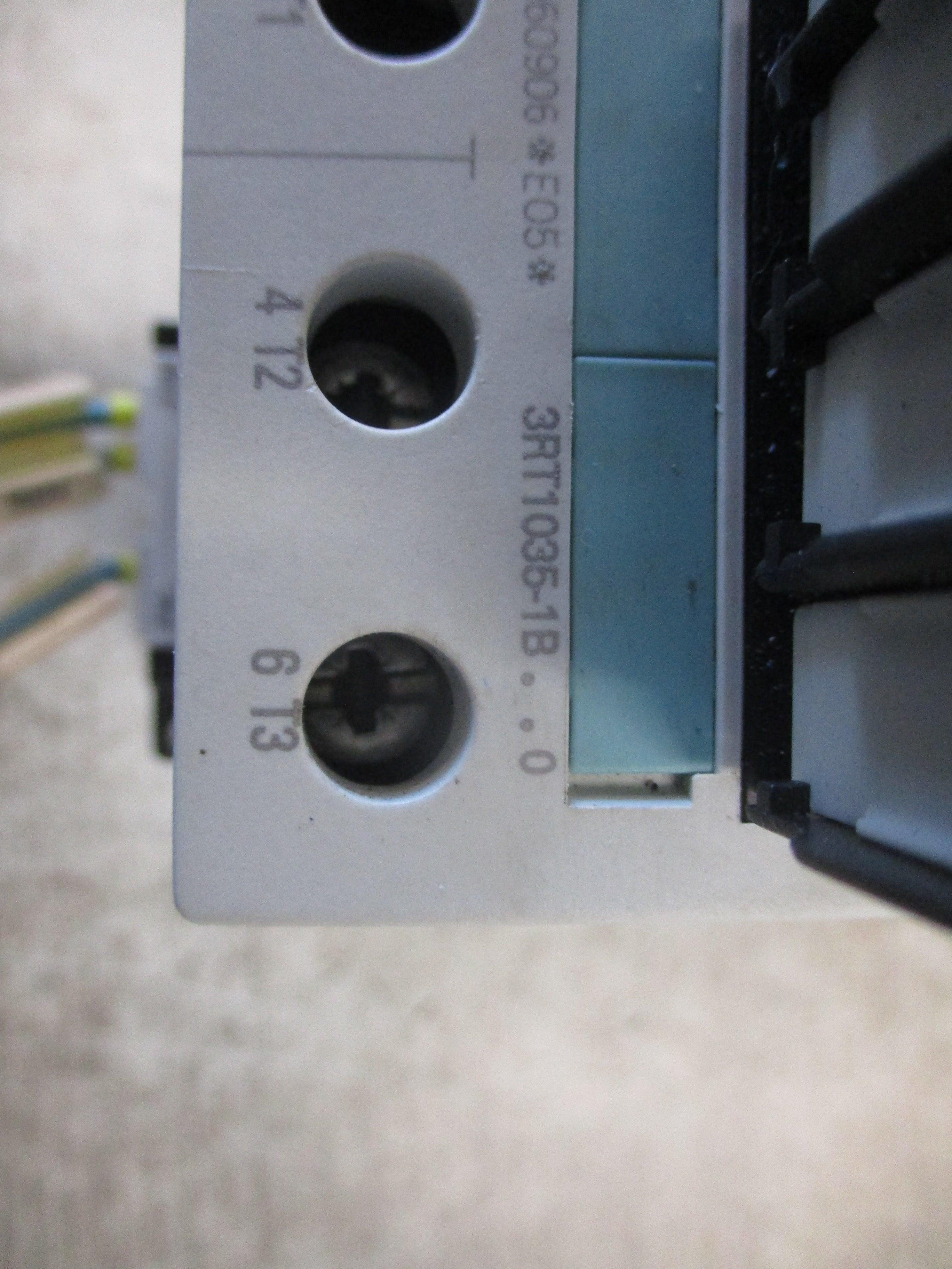 Siemens Sirius Contactor 3RT1035-1B..0 24VDC Coil 55A 600V W/Aux Contact Block
